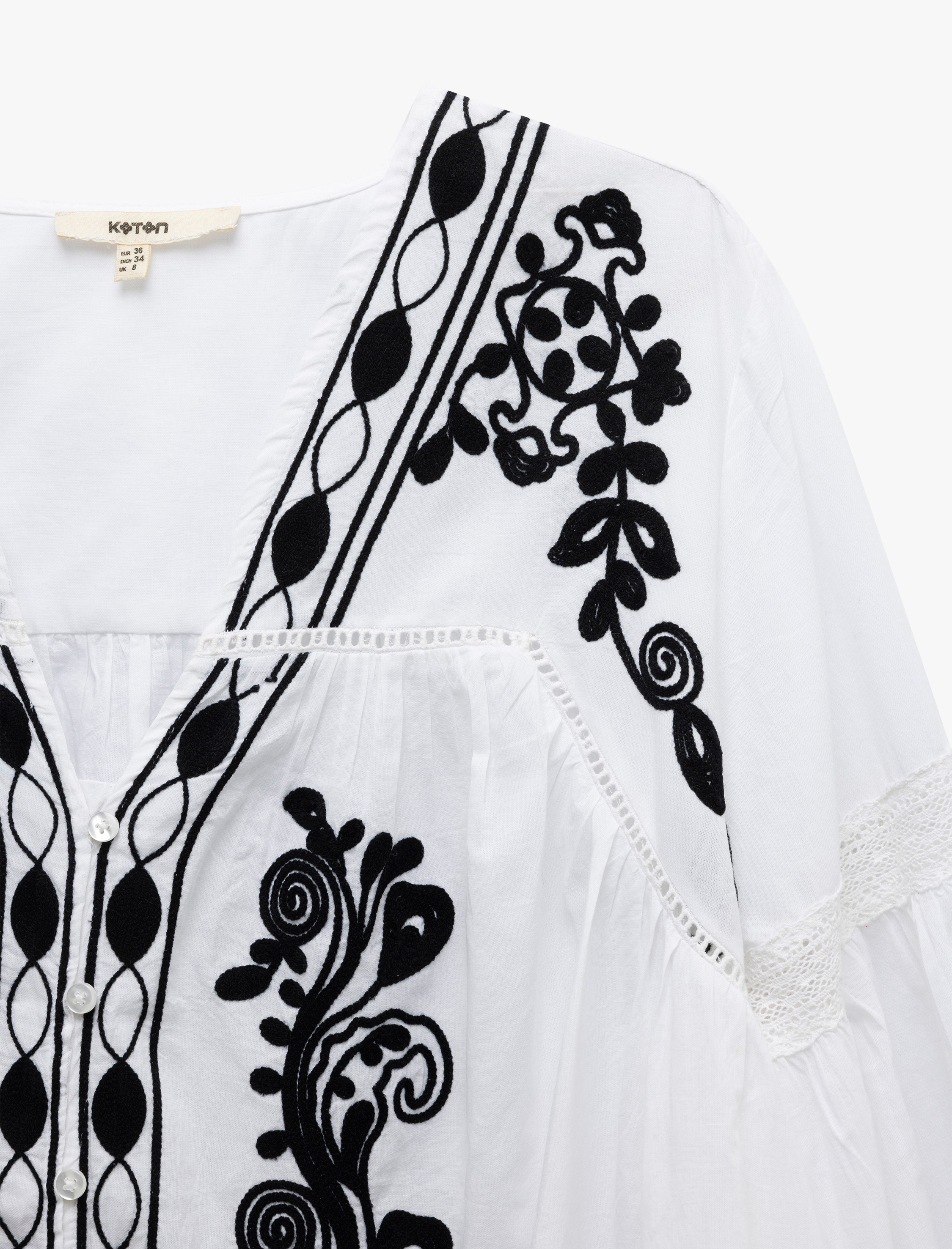   Pamuklu Çiçekli İşlemeli V Yaka Uzun Balon Kollu Fistolu Bluz