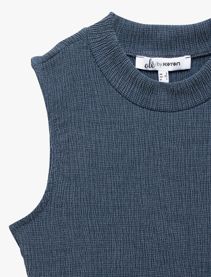   Slim Fit Bisiklet Yaka Kolsuz Bürümcük Crop Üst Bürümcük