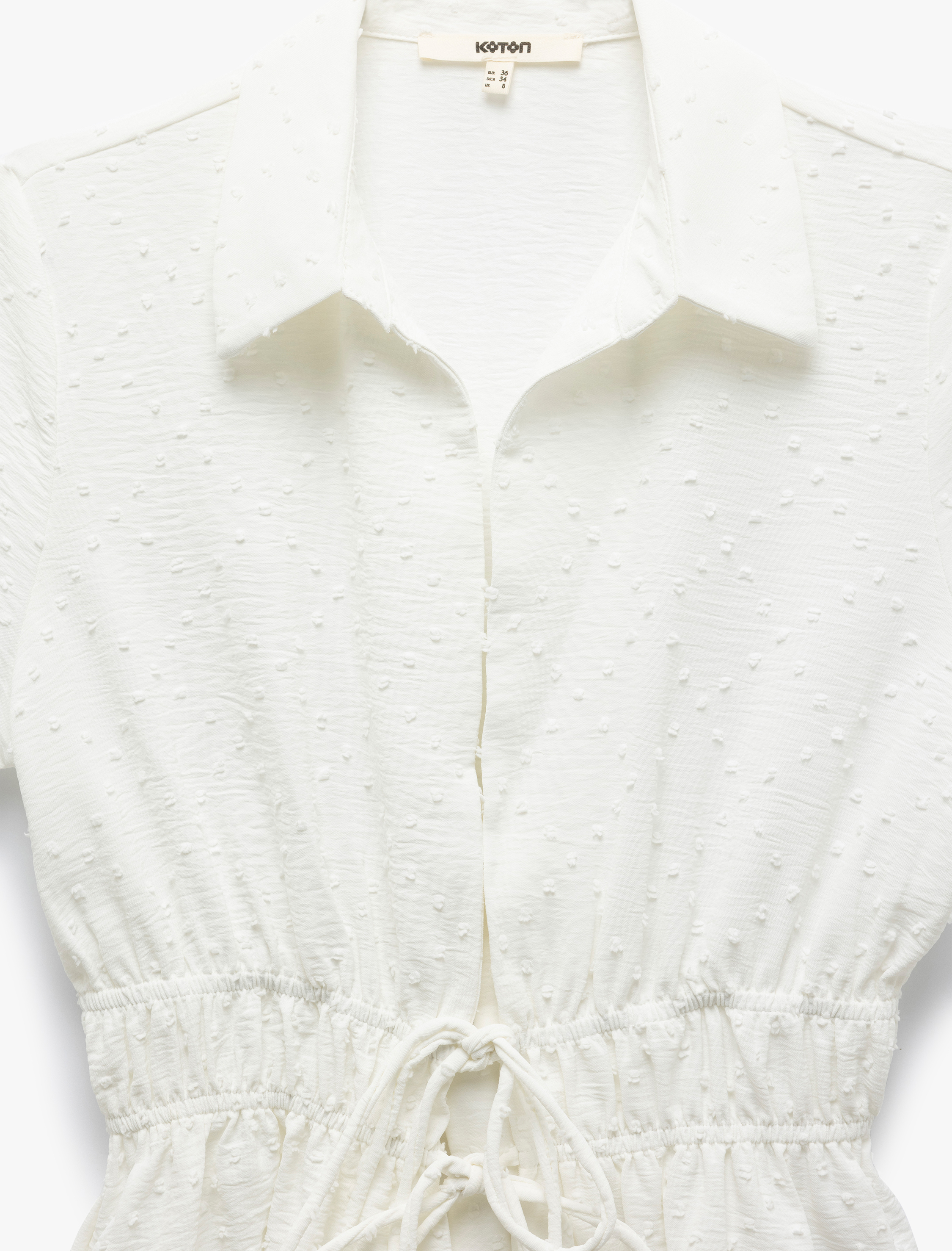   Önden Bağlamalı Büzgülü Fiyonk Detaylı Kısa Kollu Gömlek Yaka Bluz