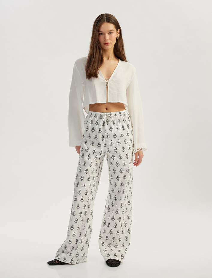  Beli Bağcıklı Desenli Pamuklu Düz Paça Pantolon