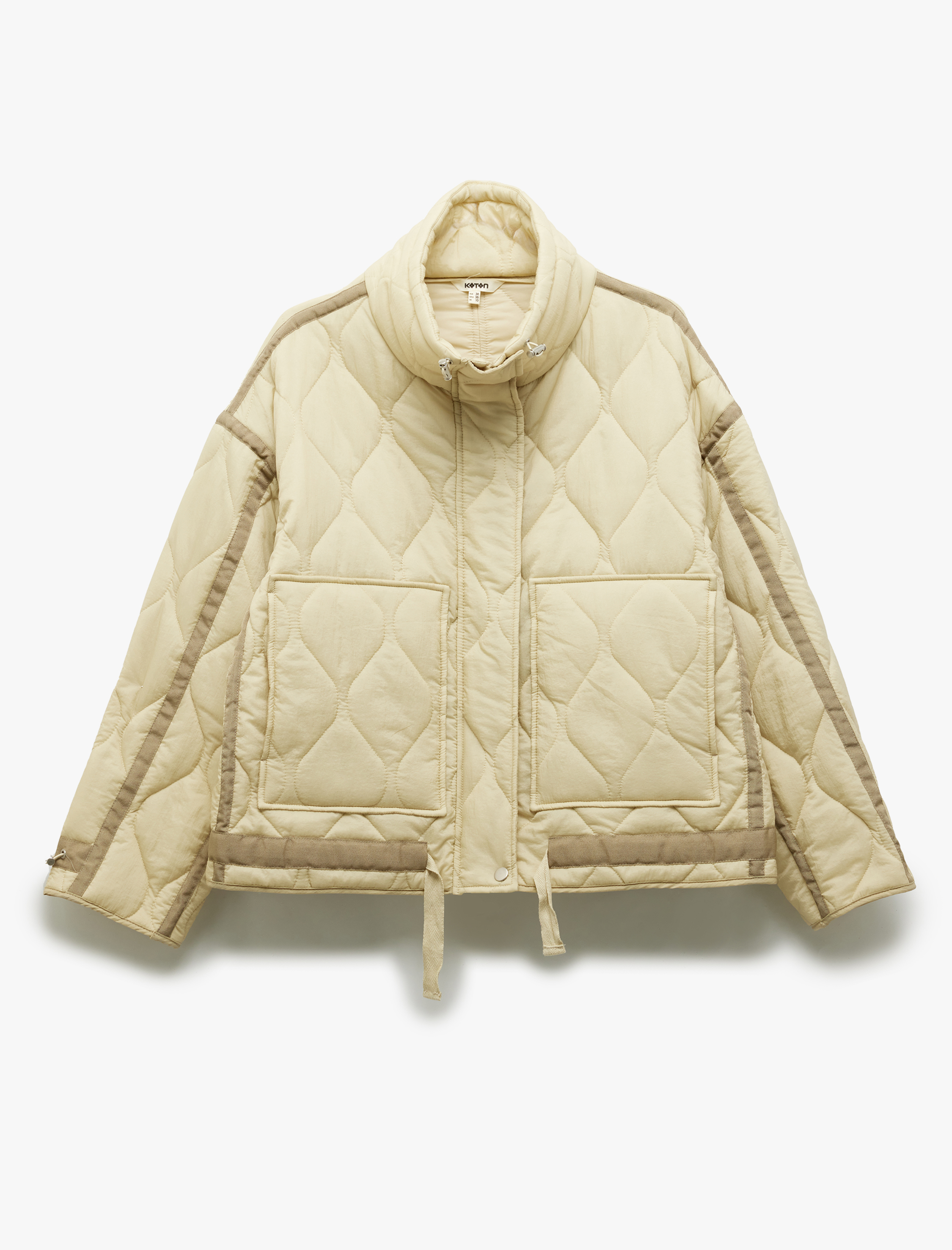   Kemer Detaylı Dik Yaka Uzun Kollu Fermuarlı Cepli Oversize Kapitone Mont