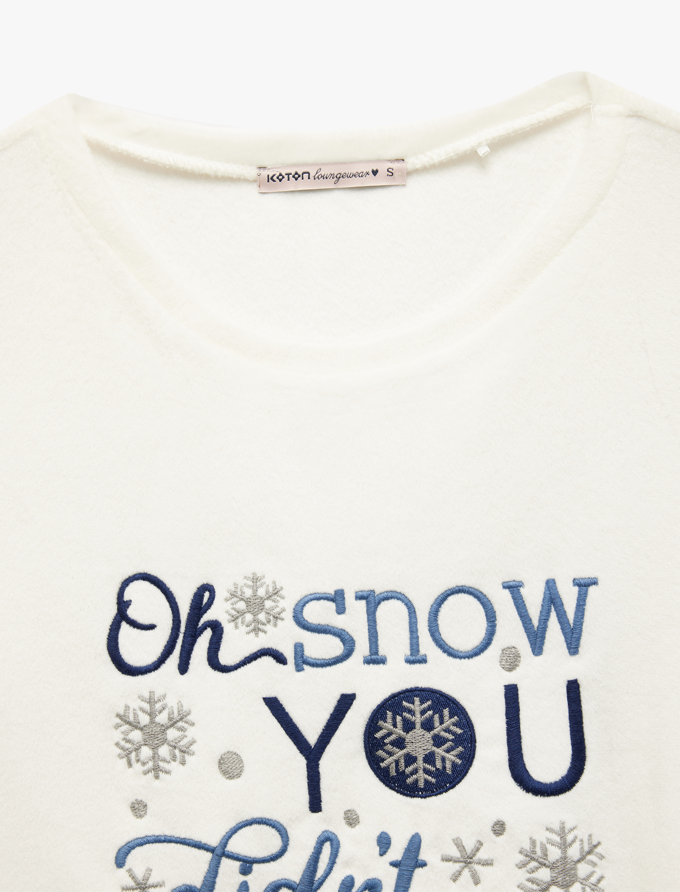   Uzun Kollu Baskılı Polar Kadife Pijama Takımı