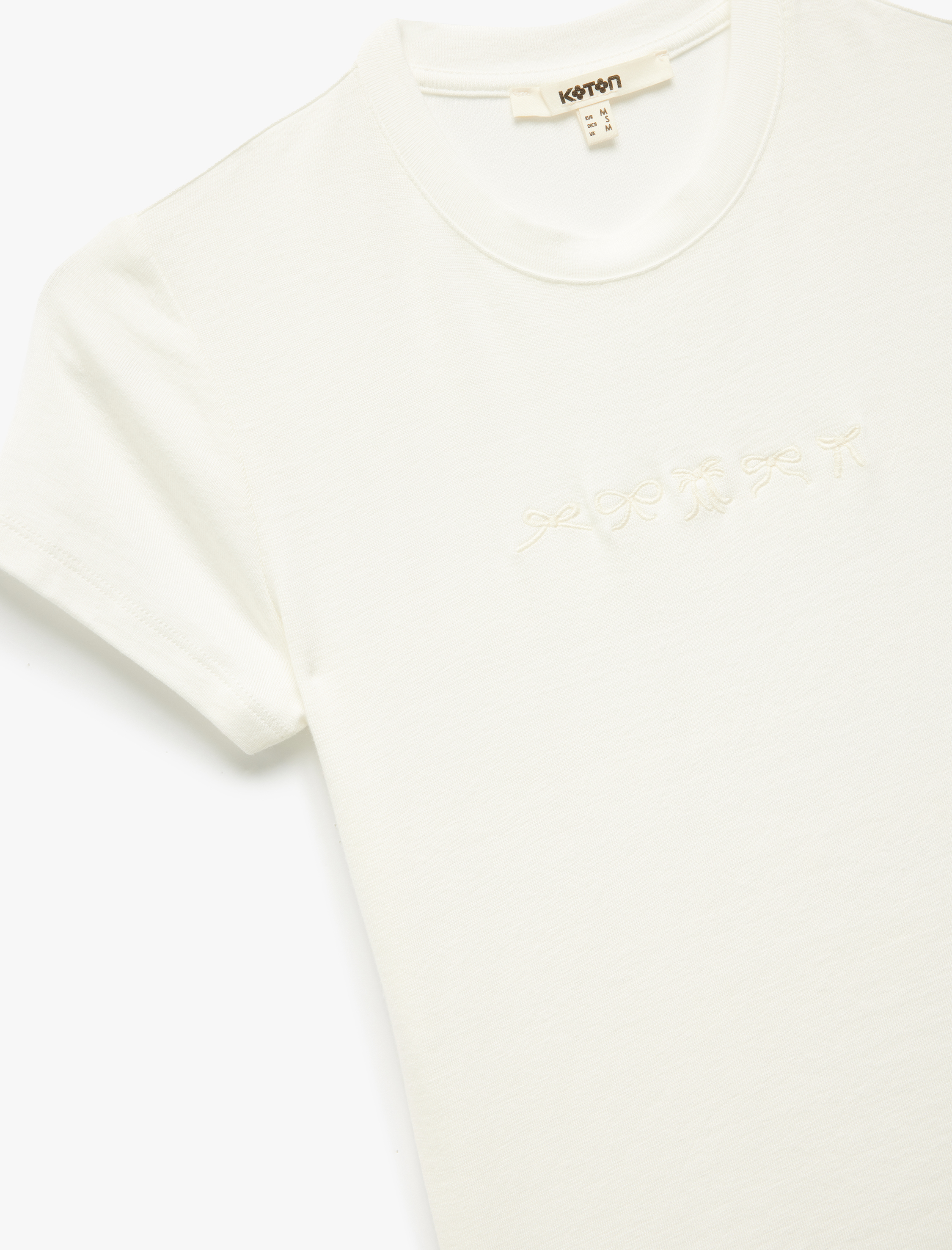   Fiyonk İşleme Detaylı Bisiklet Yaka Kısa Kollu Viskon Tişört