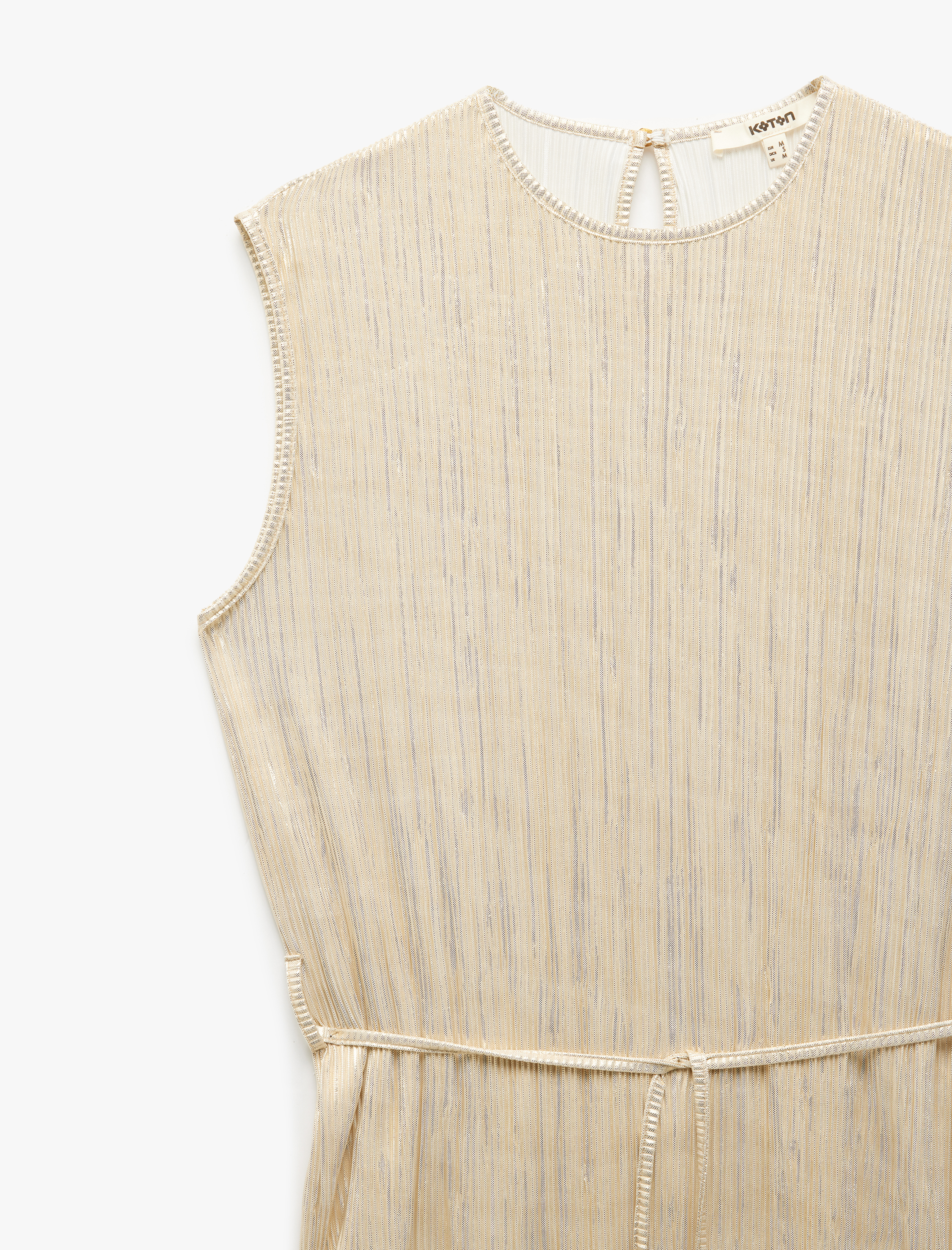   Kolsuz Bisiklet Yaka Yırtmaç Detaylı Kemerli Parlak Pileli Piliseli Uzun Elbise