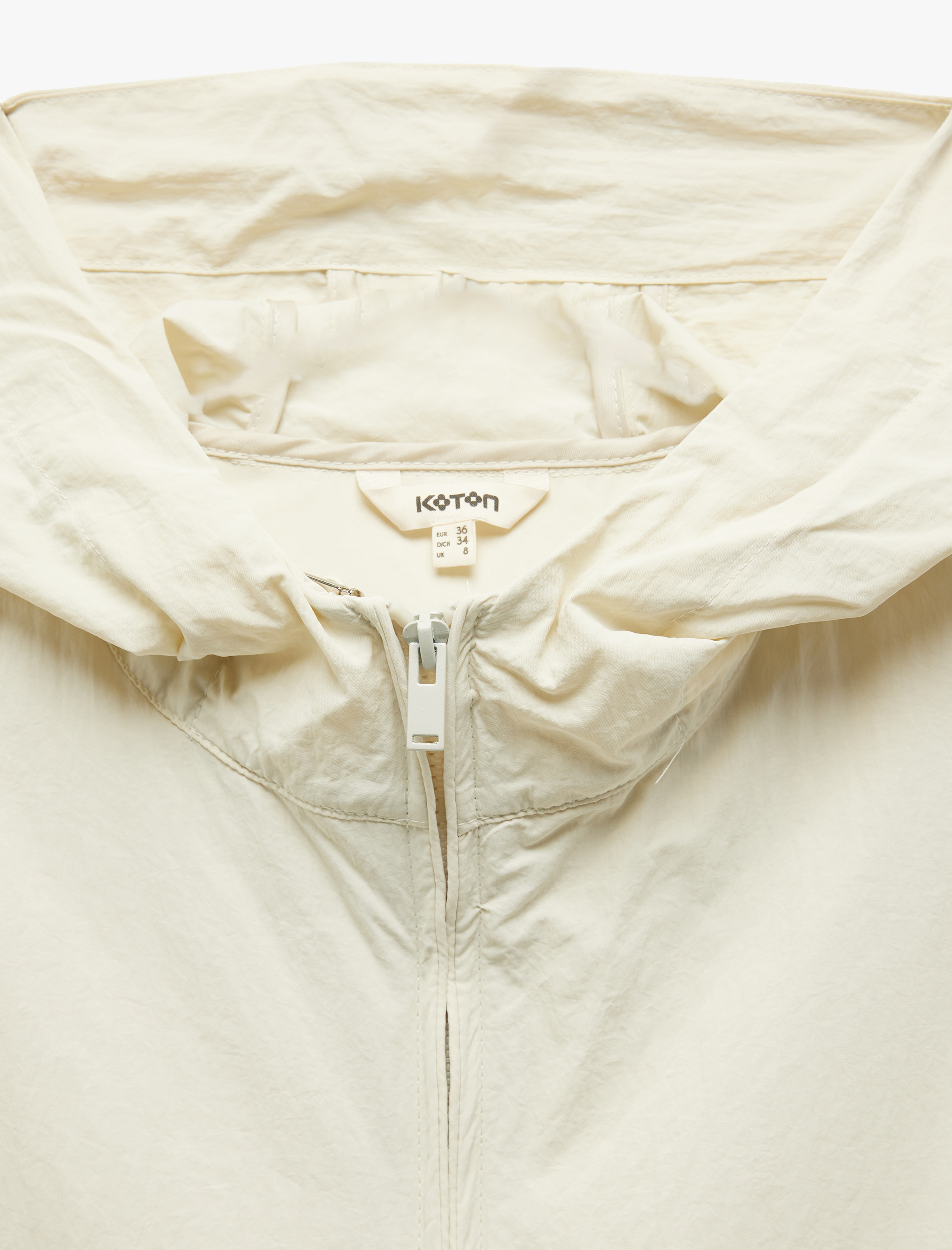 Uzun Kollu Cepli Fermuarlı Paraşüt Kumaş Kapüşonlu Yağmurluk