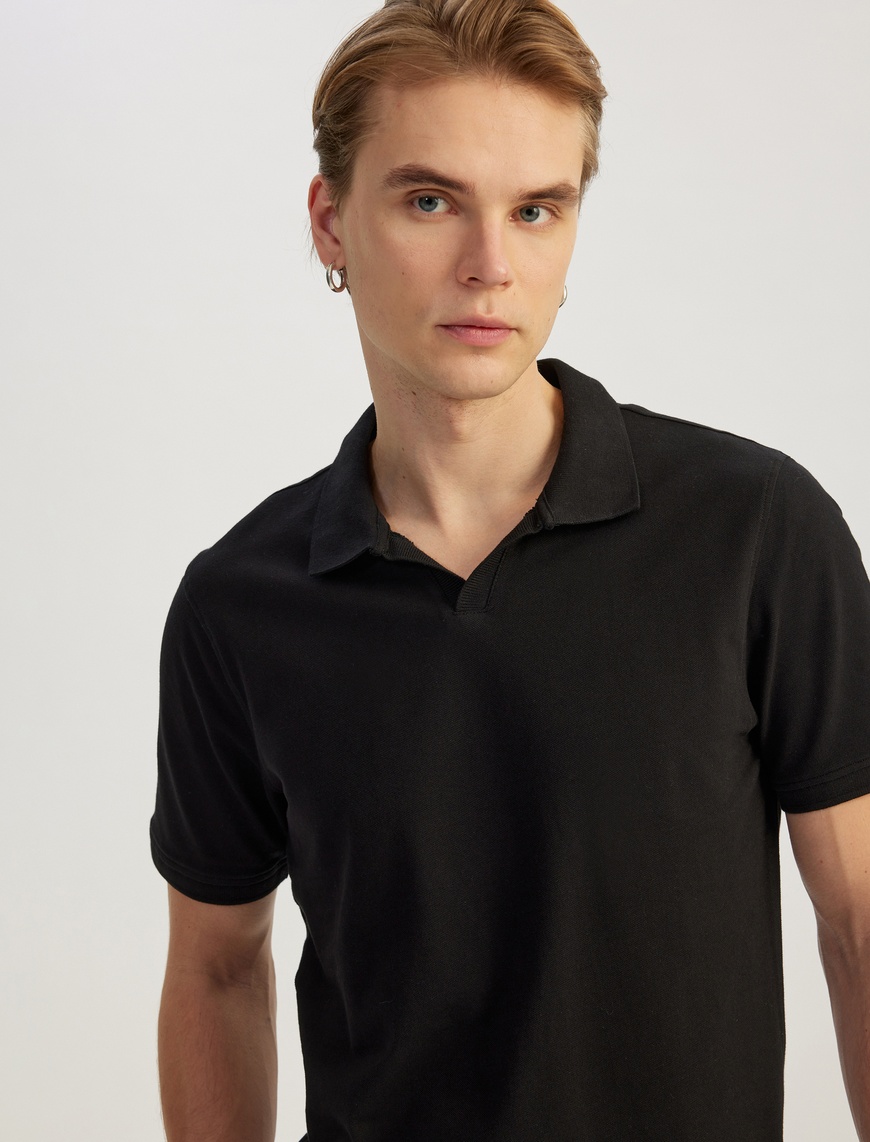   Pamuklu Pike Kumaş Kısa Kollu Regular Fit V Yaka Polo Tişört