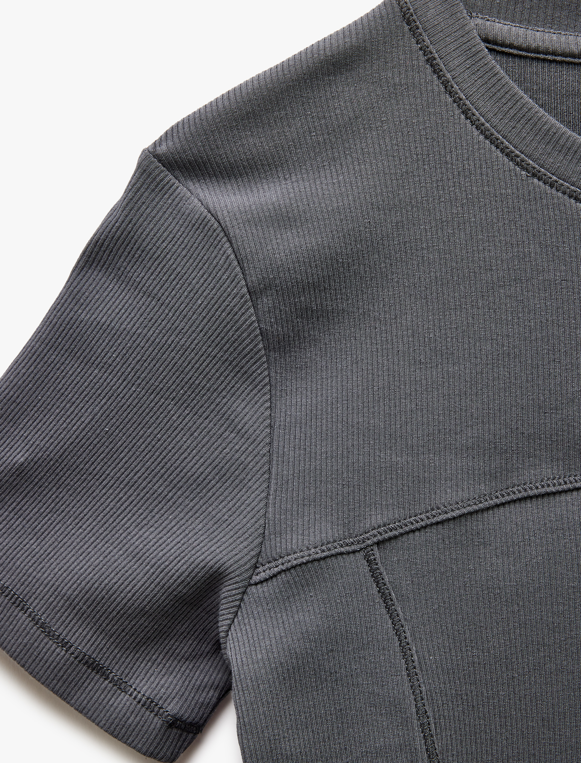   Pamuklu Dikiş Detaylı Bisiklet Yaka Kısa Kollu Tişört