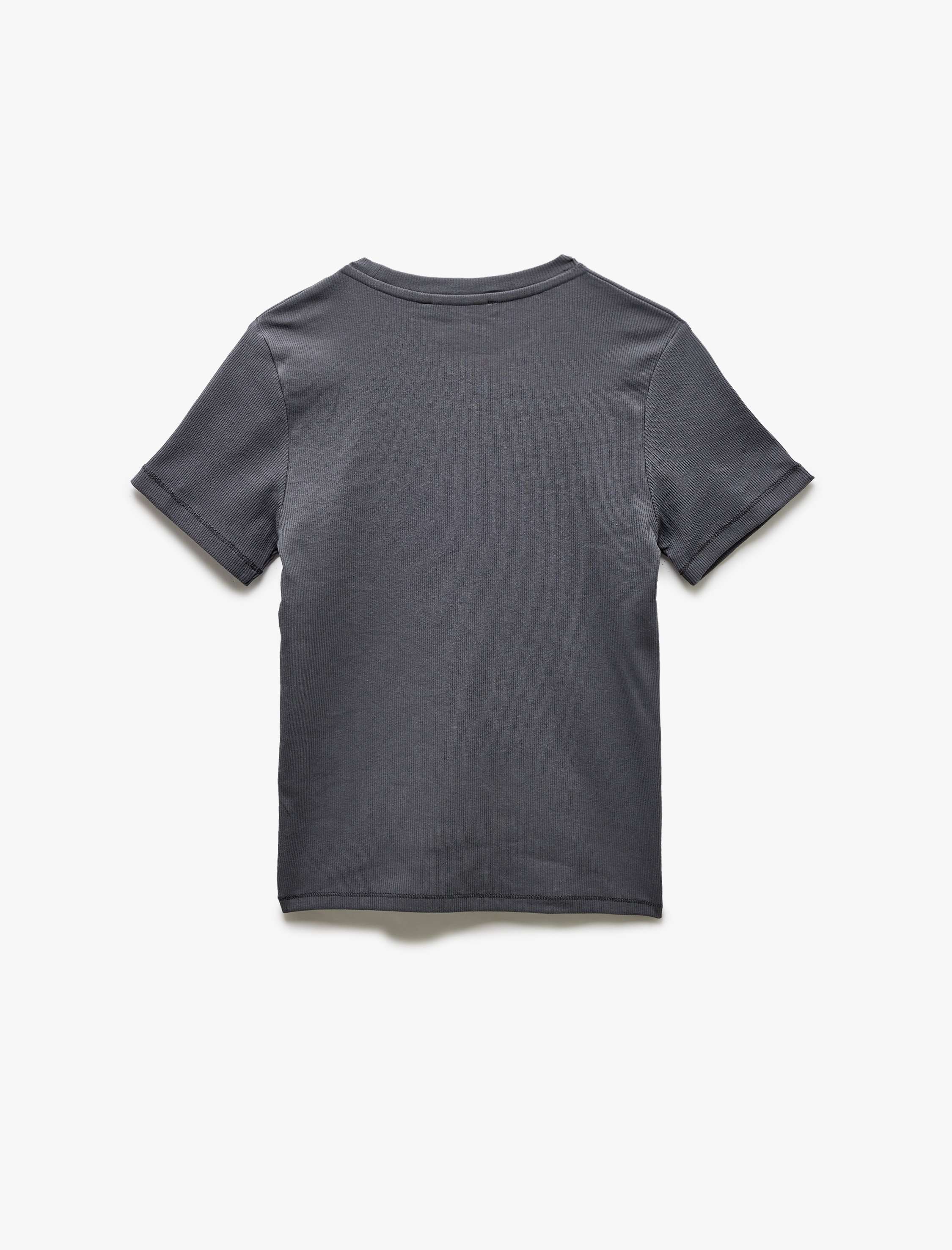   Pamuklu Dikiş Detaylı Bisiklet Yaka Kısa Kollu Tişört