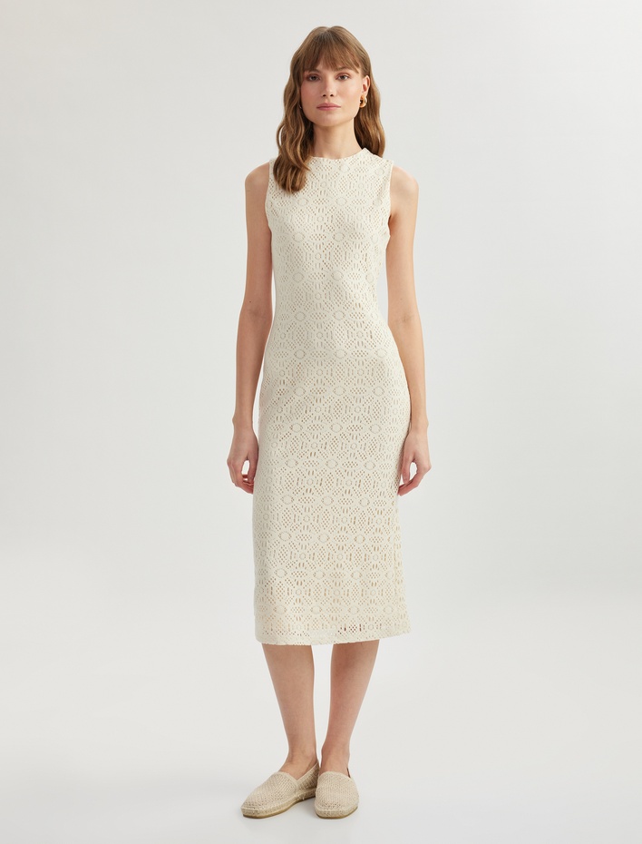  Pamuklu Kolsuz Slim Fit Bisiklet Yaka Midi Kroşe Elbise