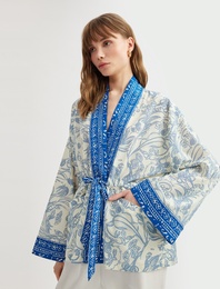 Pamuklu Cepli Bağlama Detaylı 3/4 Geniş Kollu Çiçekli Kimono