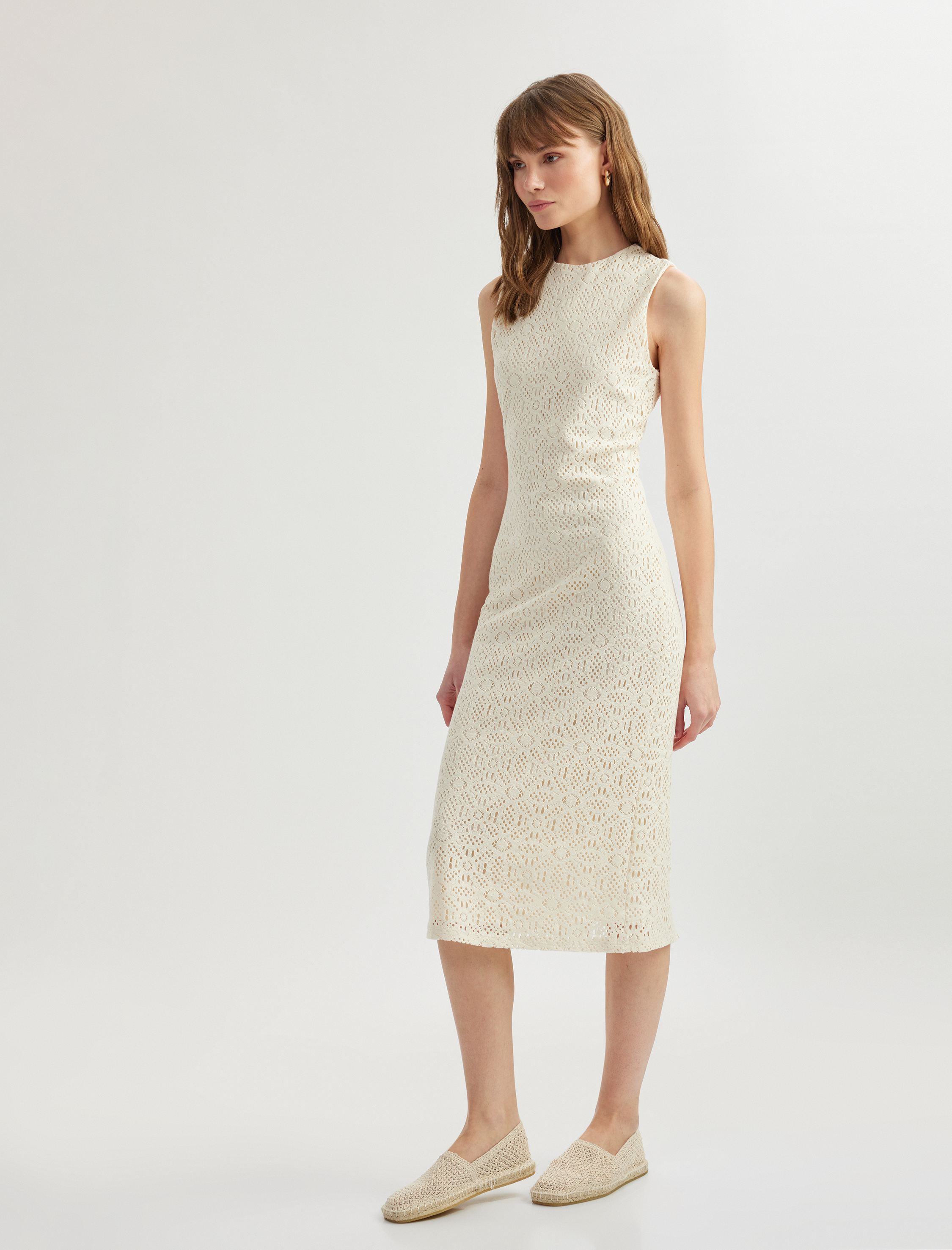   Pamuklu Kolsuz Slim Fit Bisiklet Yaka Midi Kroşe Elbise