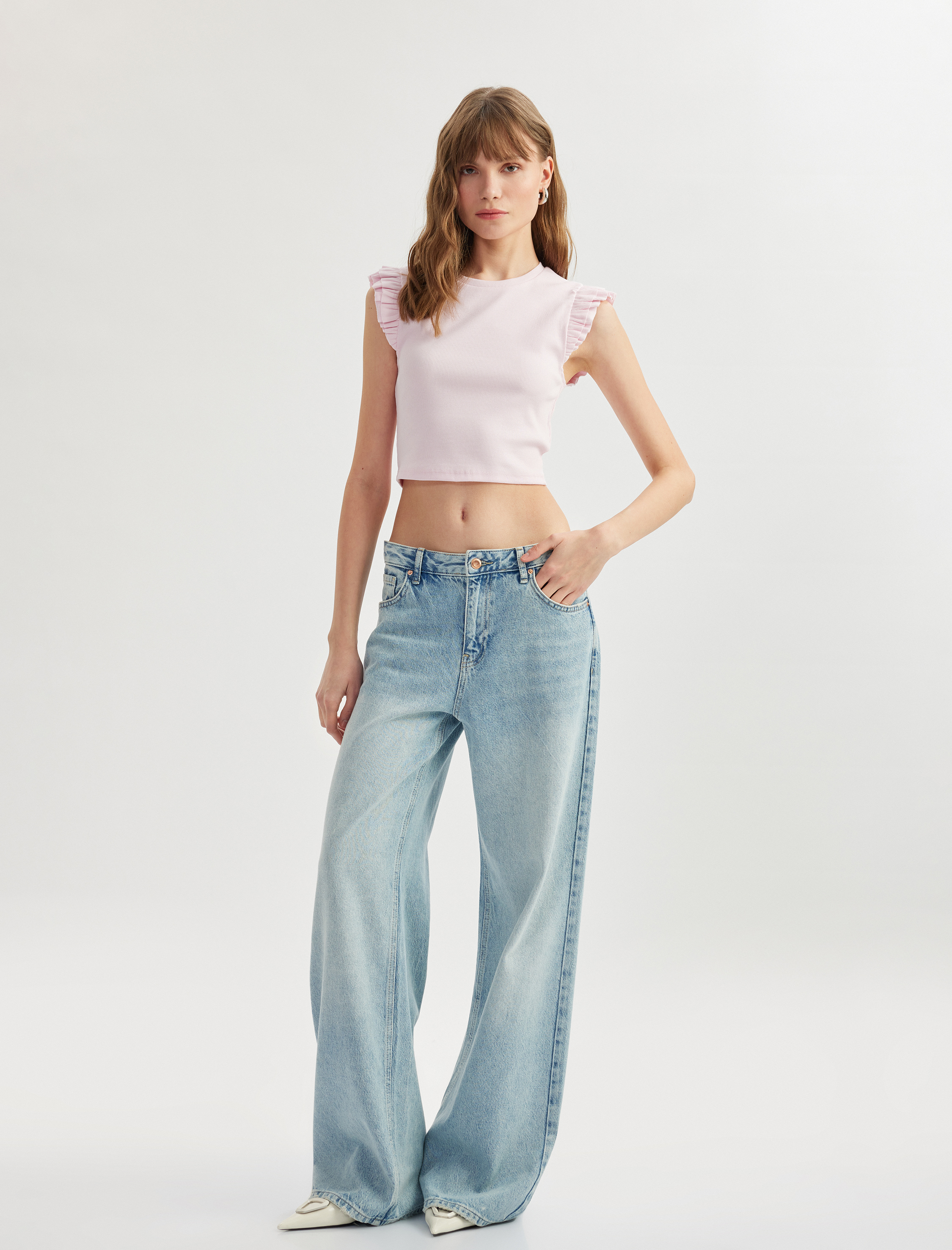   Pamuklu Bisiklet Yaka Slim Fit Fırfırlı Kolsuz Tişört