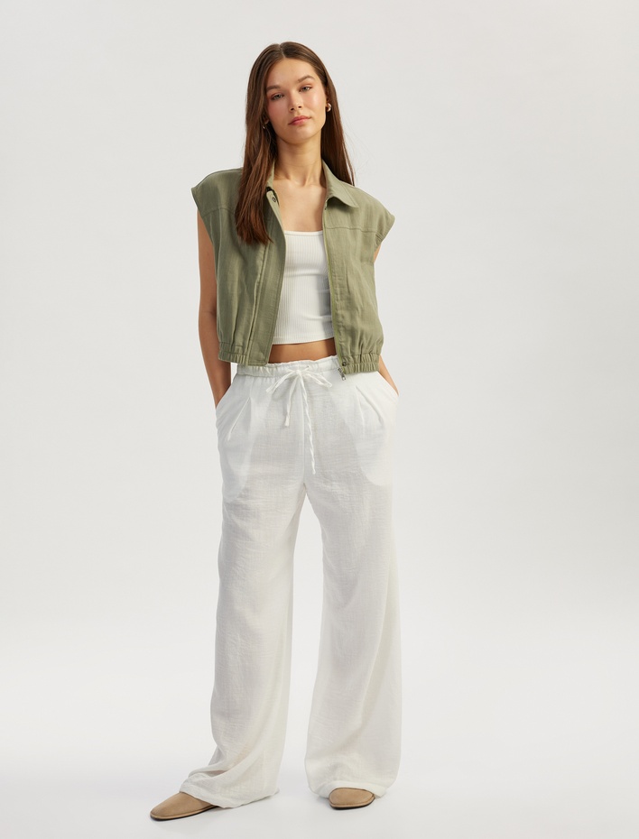  Cep Detaylı Fermuarlı Kolsuz Viskon Karışımlı Crop Gömlek