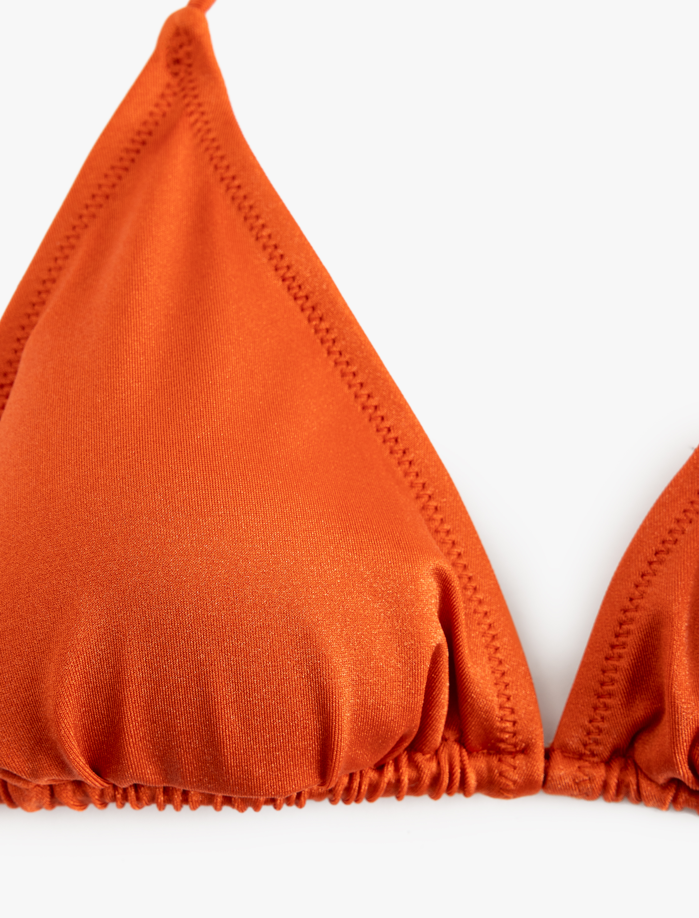   İpli Üçgen Bikini Üstü