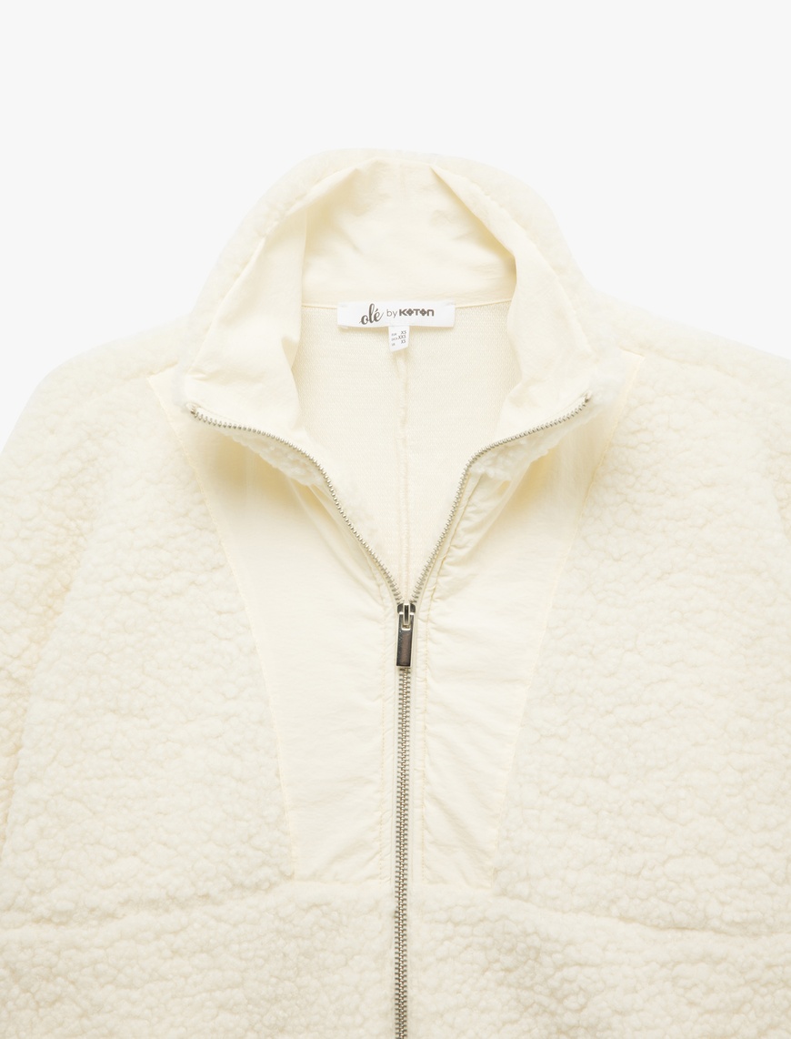   Fermuarlı Dik Yaka Cep Detaylı Oversize Peluş Sweatshirt