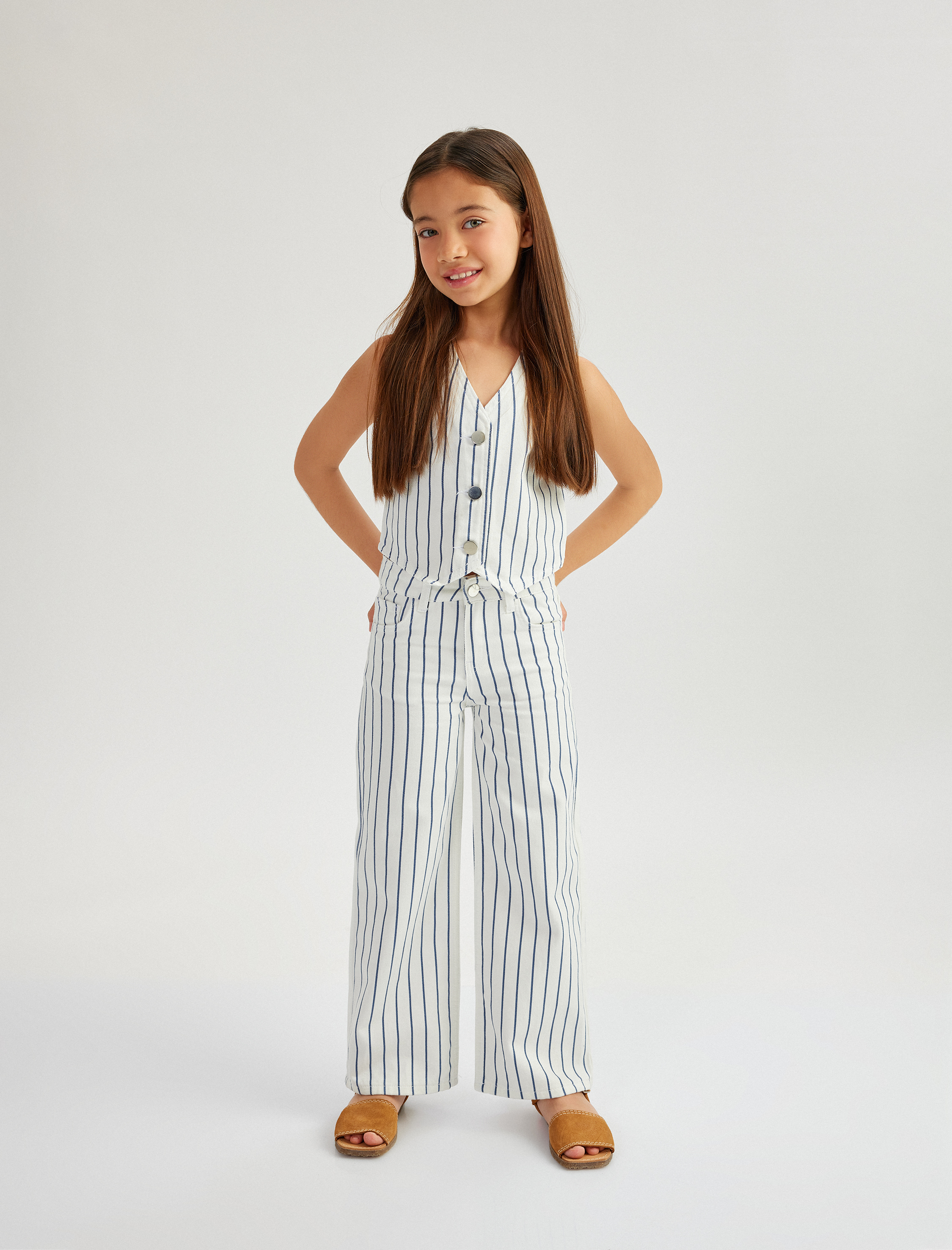  Kız Çocuk Pamuklu Düğme Detaylı V Yaka Çizgili Crop Yelek