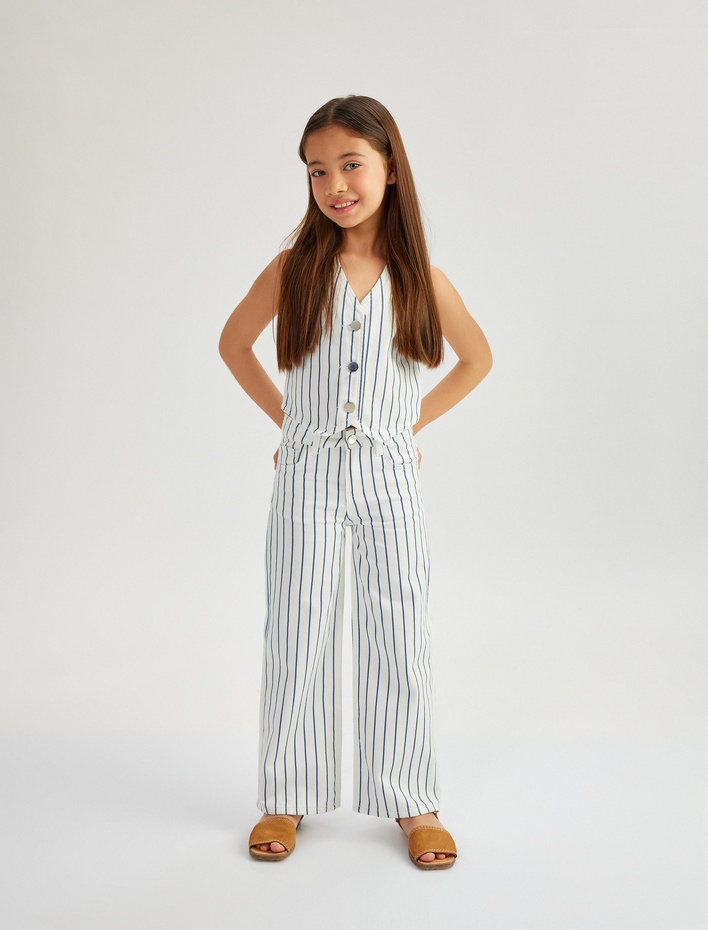 Kız Çocuk Pamuklu Düğme Detaylı V Yaka Çizgili Crop Yelek