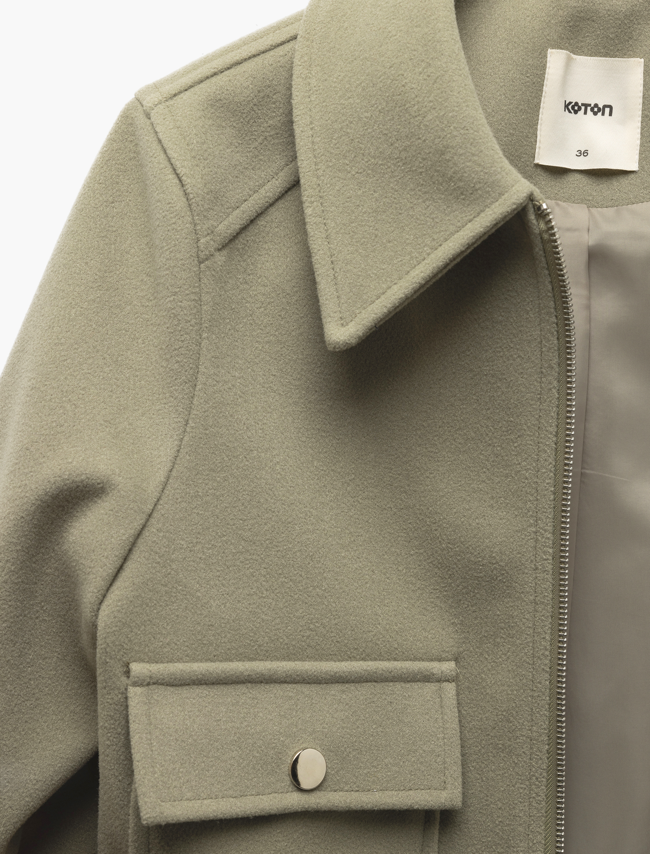 Kapaklı Cep Detaylı Uzun Kollu Fermuarlı Kruvaze Kısa Ceket