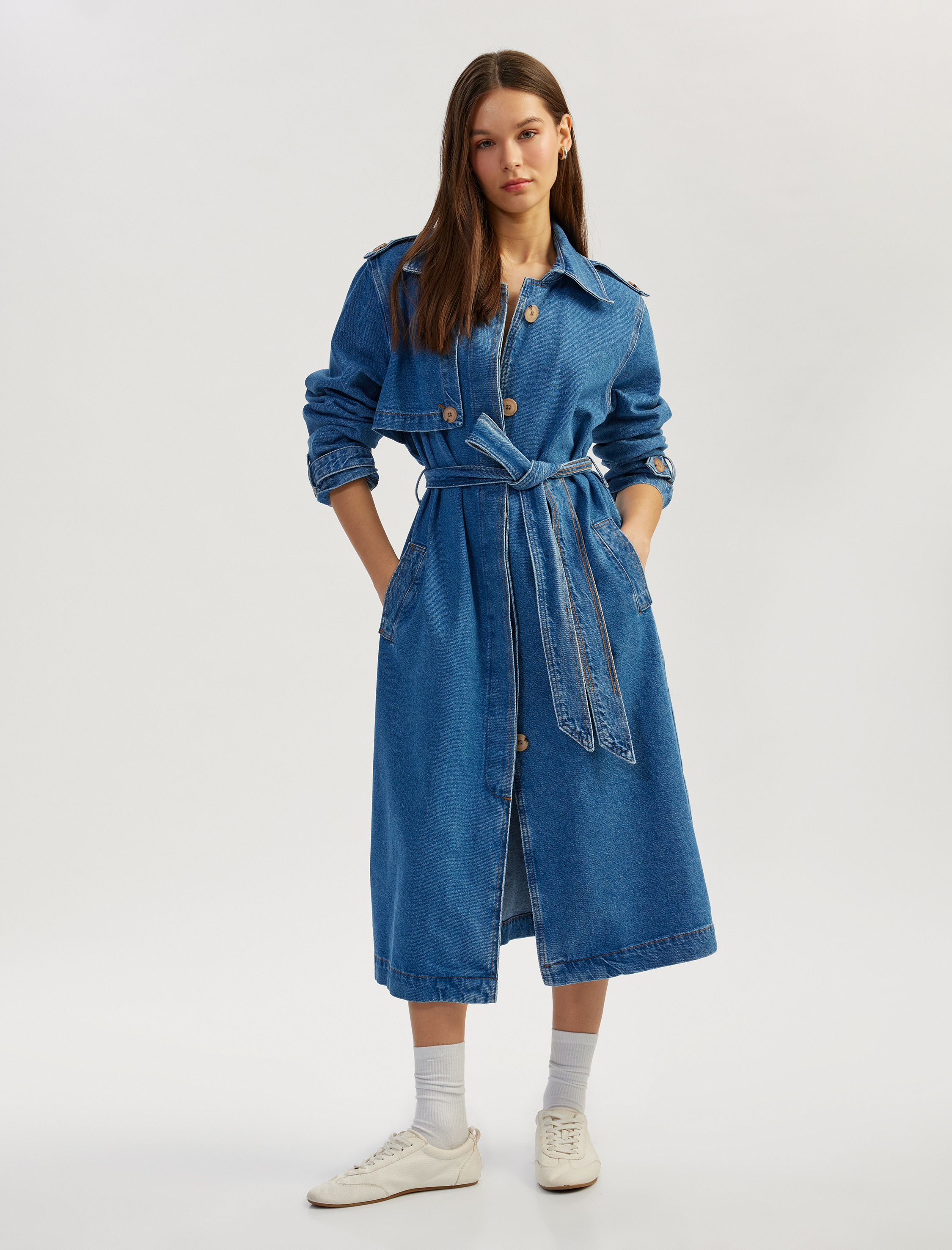   Uzun Kollu Cepli Klasik Yaka Kemer Detaylı Denim Trençkot