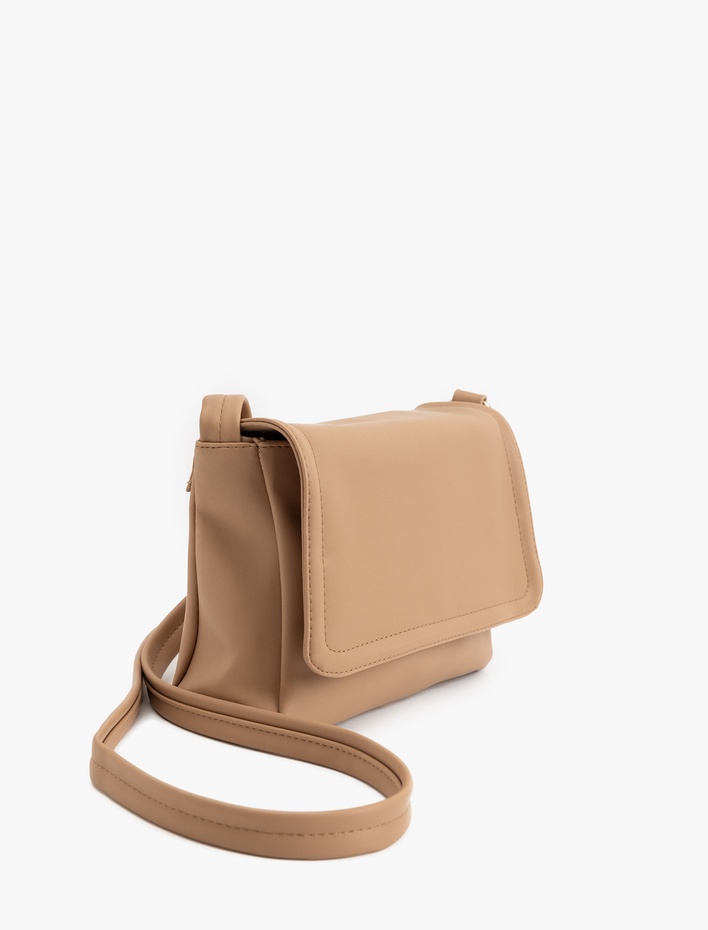 Kadın Suni Deri Kapaklı Askılı Çapraz Çanta