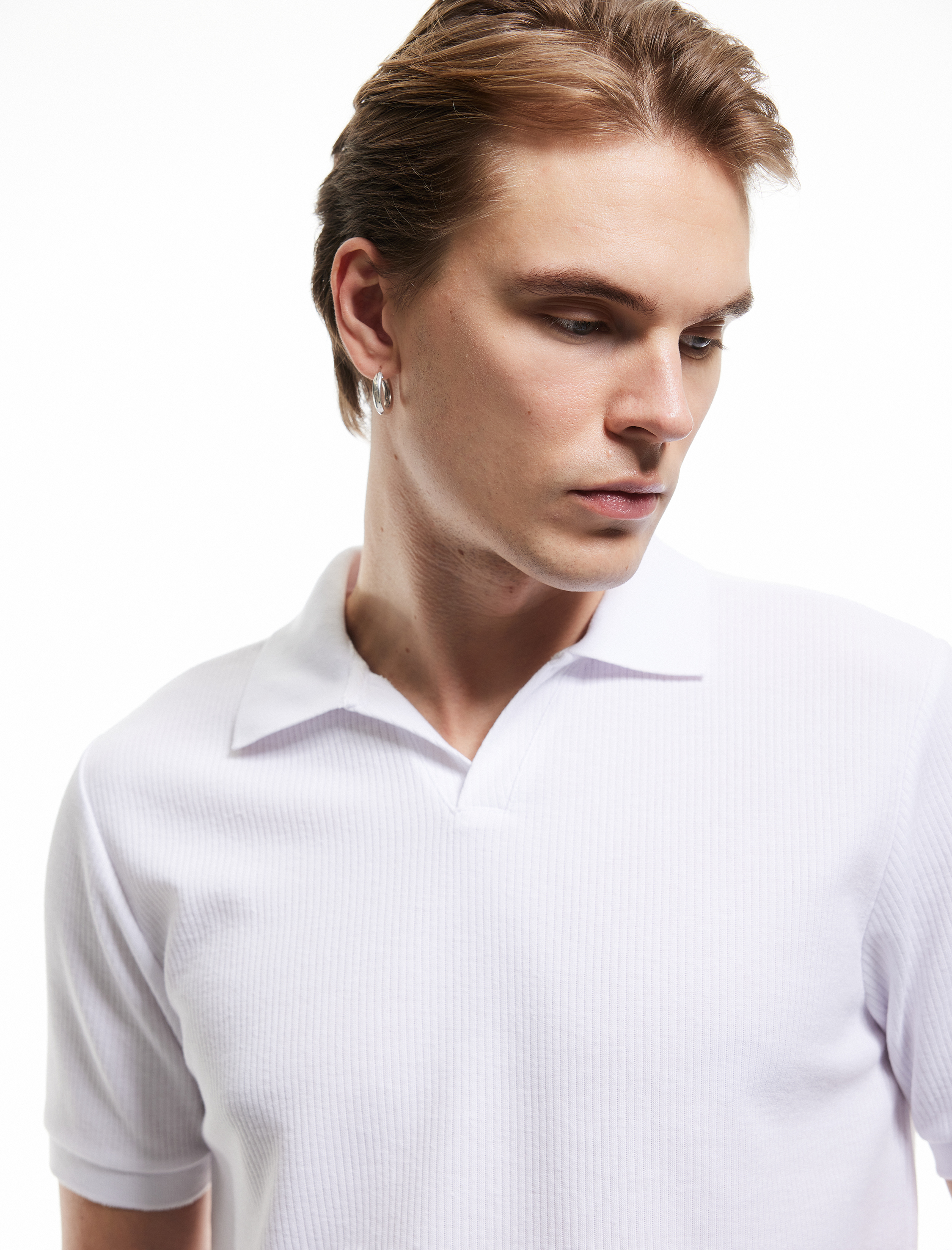   Kısa Kollu Regular Fit Pamuk Karışımlı V Yaka Polo Tişört