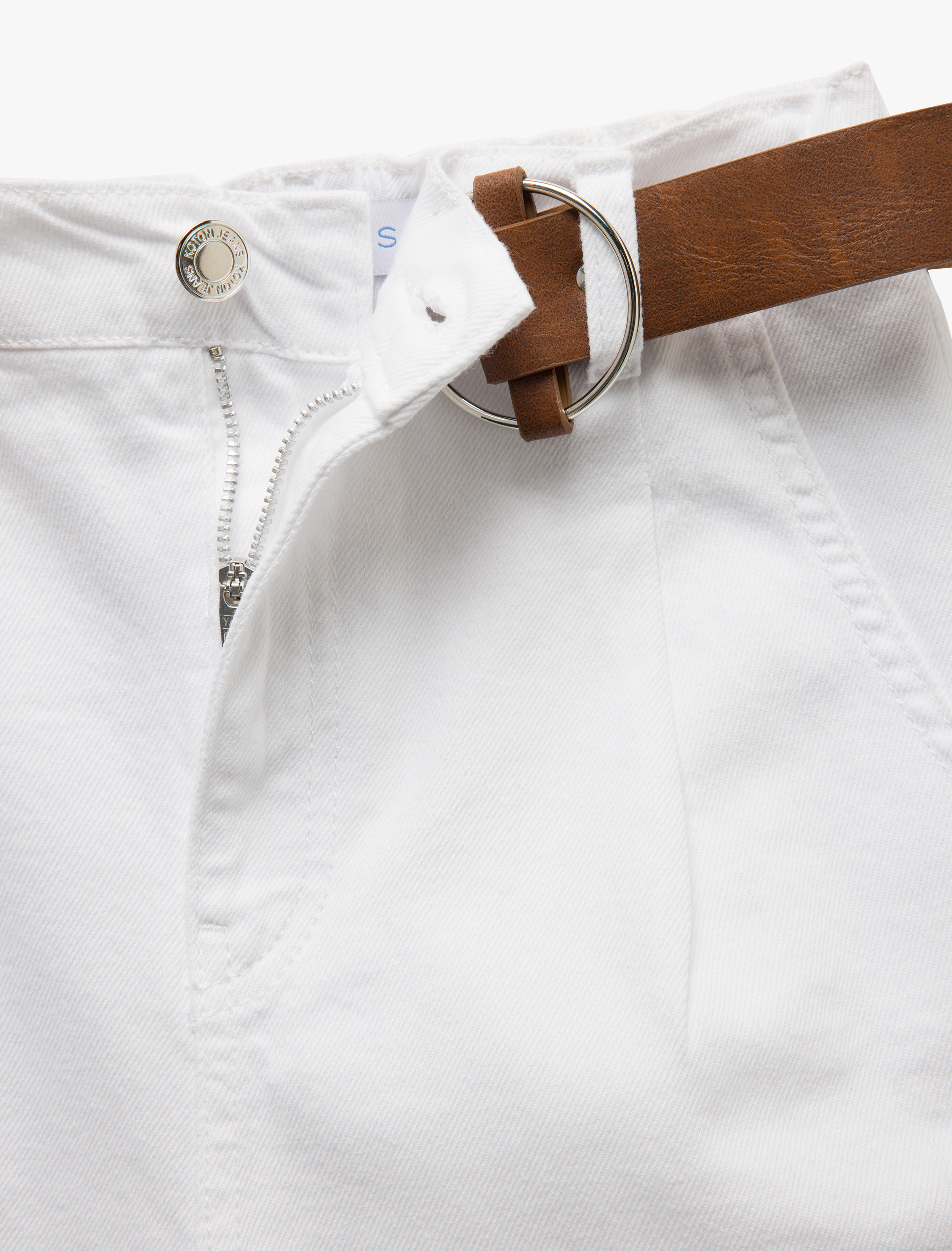   Taş Detaylı Düğmeli Rahat Kalıp Denim Şort