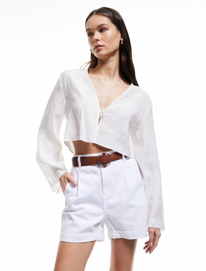  Taş Detaylı Düğmeli Rahat Kalıp Denim Şort