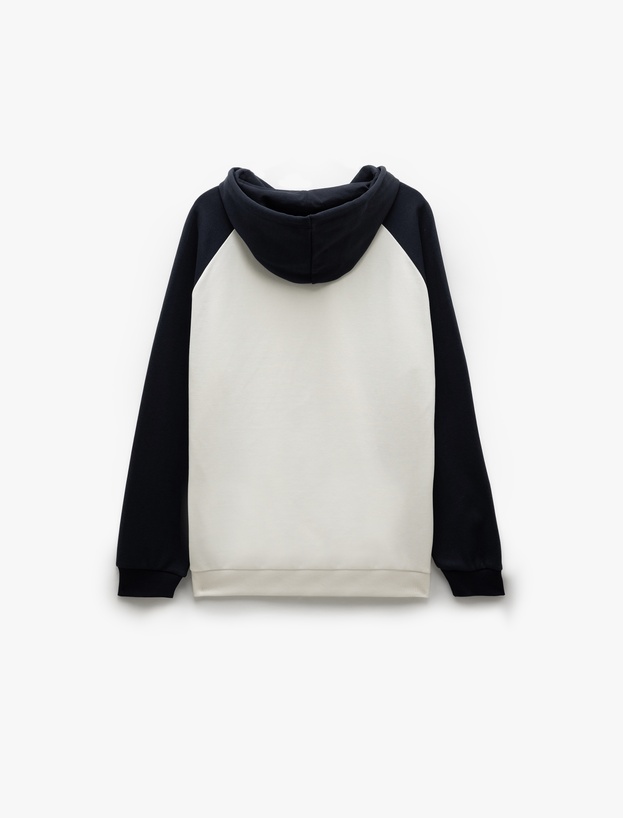 Uzun Kollu Renk Kontrastlı Baskılı Kapşonlu Sweatshirt_3