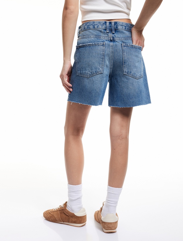 Düğmeli Cep Detaylı Mini Rahat Kalıp Denim Şort_2