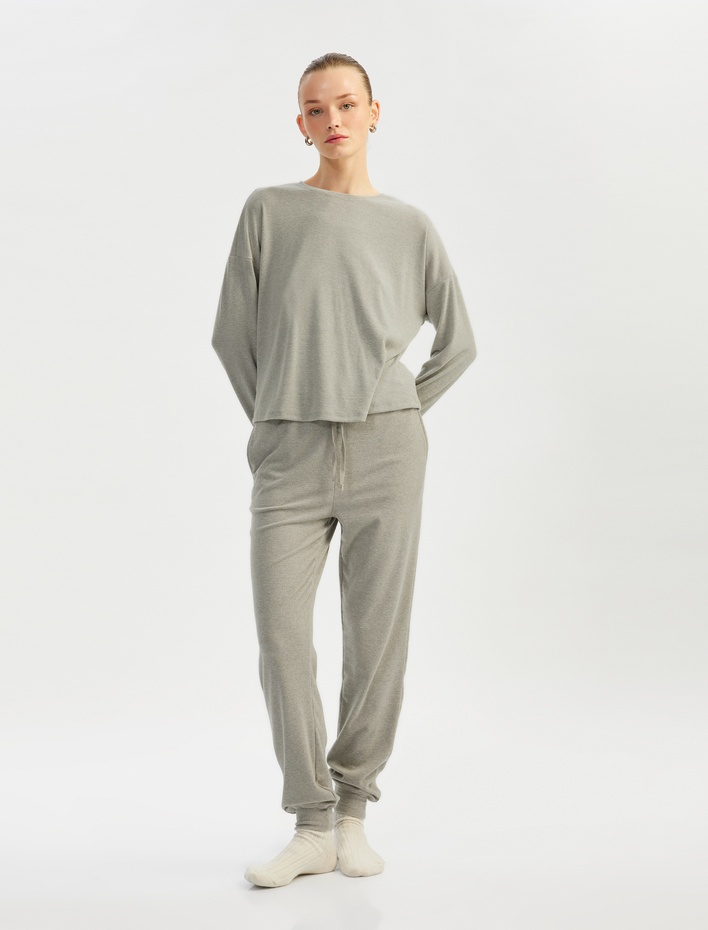  Yumuşak Dokulu Uzun Kollu Bisiklet Yaka Pijama Üstü