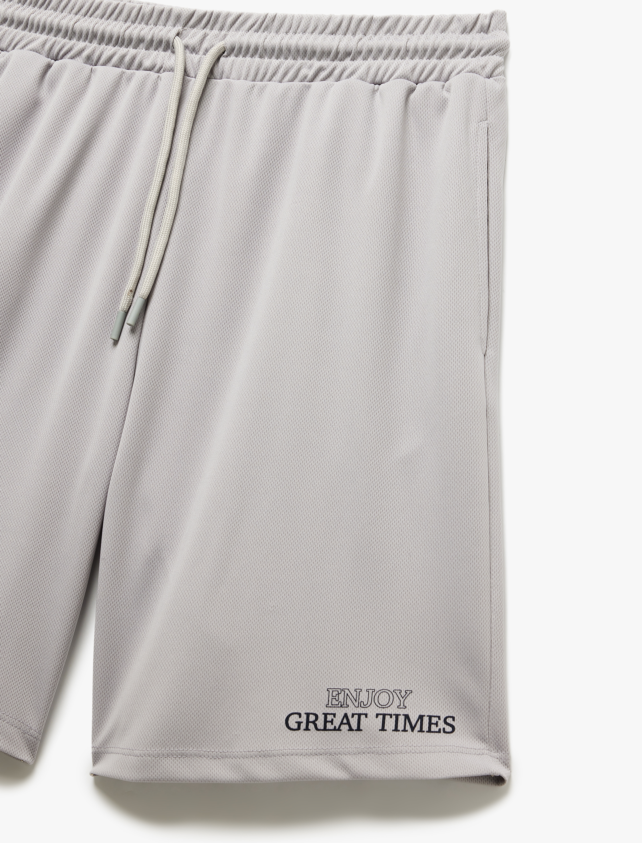   Beli Bağcıklı Baskılı Cep Detaylı Oversize Spor Şort