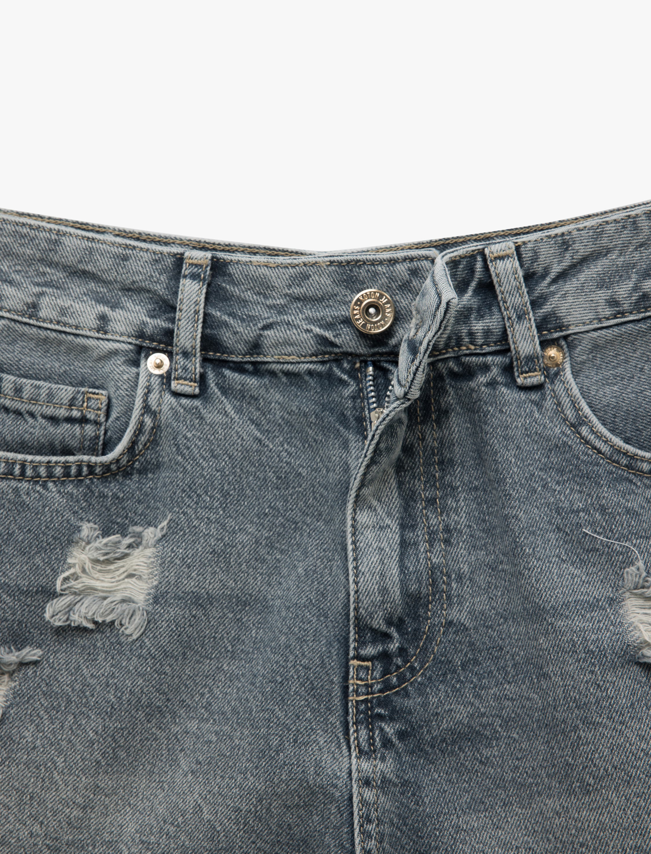 Düğmeli Yıpratma Detaylı Cepli Mini Denim Şort