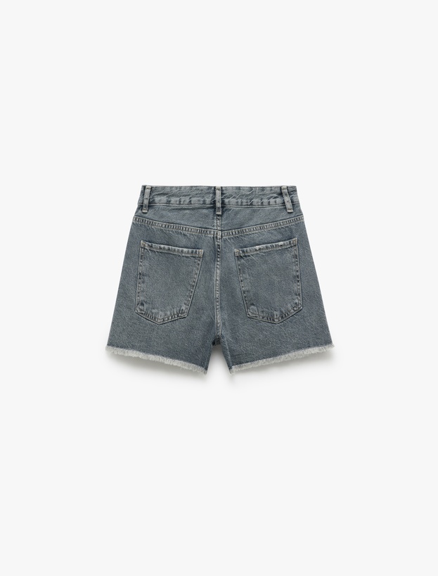 Düğmeli Yıpratma Detaylı Cepli Mini Denim Şort_4