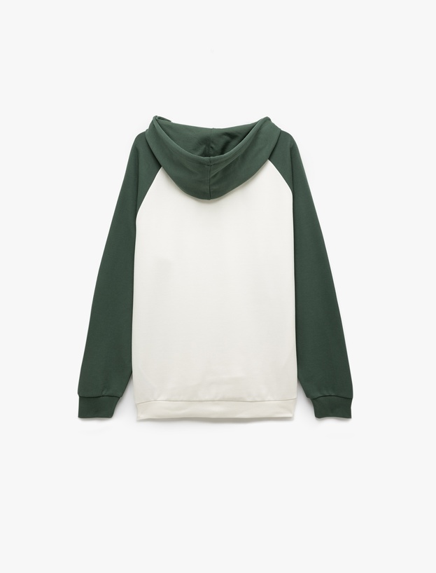 Uzun Kollu Renk Kontrastlı Baskılı Kapşonlu Sweatshirt_3