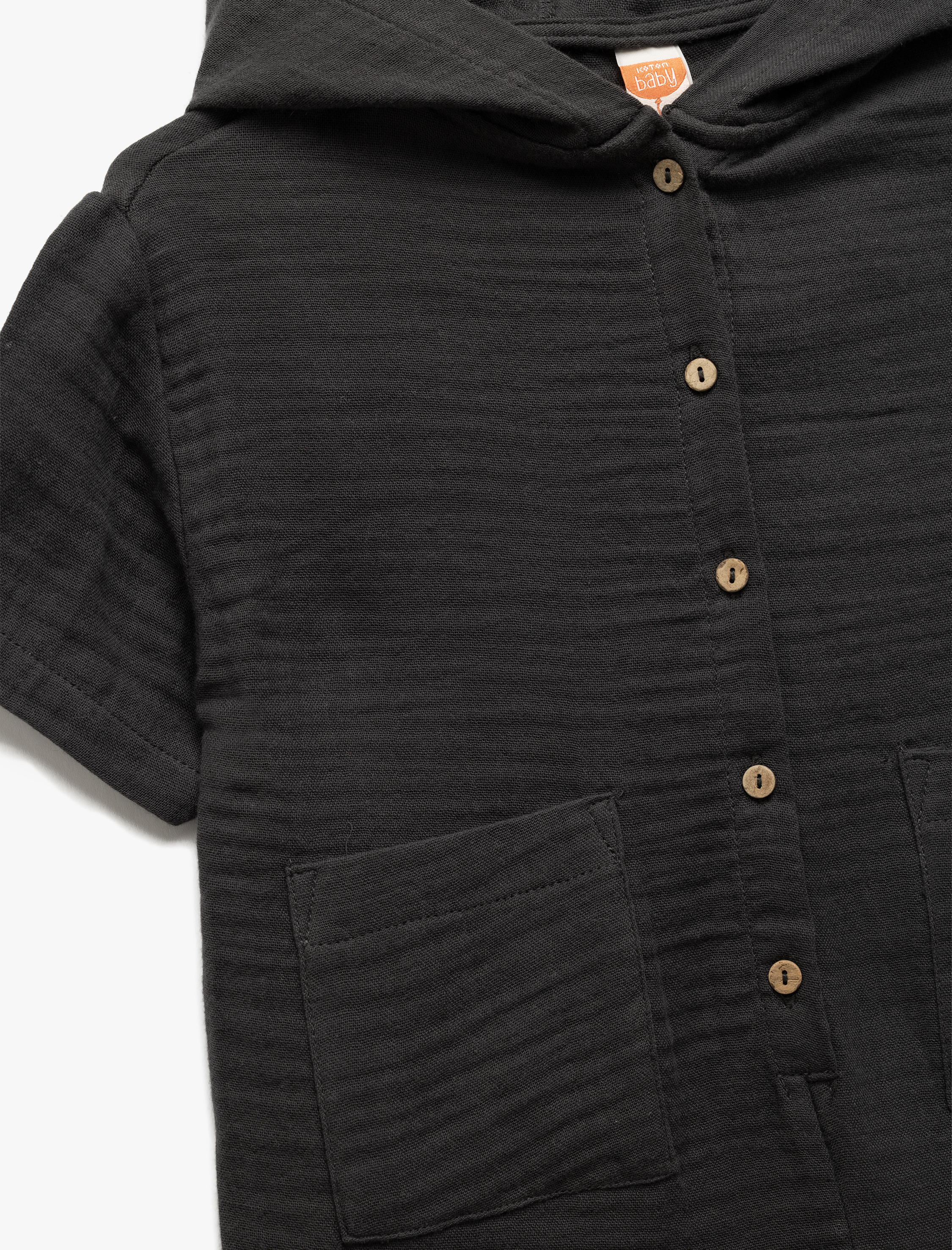  Erkek Bebek Pamuklu Kısa Kollu Düğmeli Müslin Kapşonlu Salopet Tulum