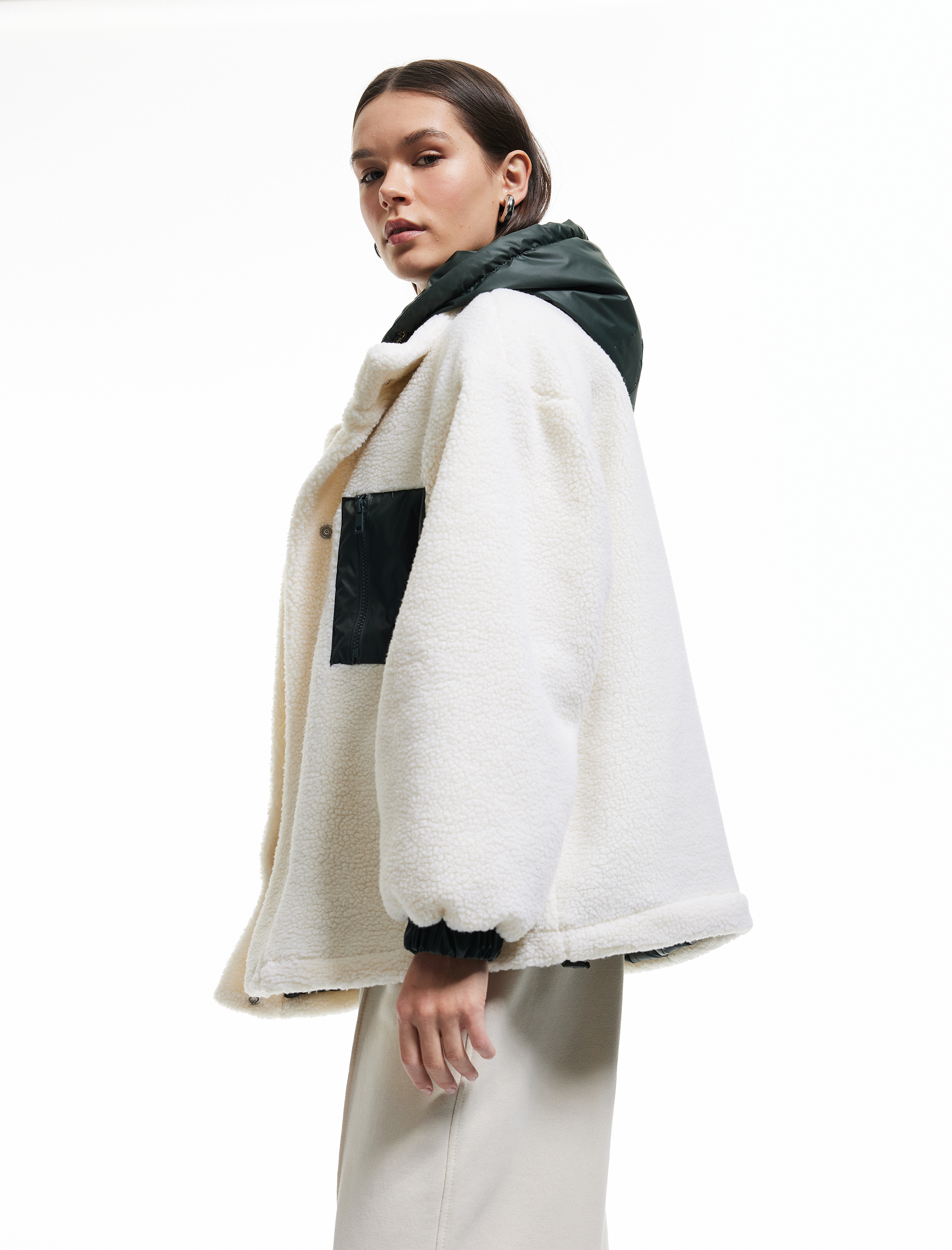   Kapüşonlu Cepli Fermuarlı Oversize Astarlı Peluş Ceket