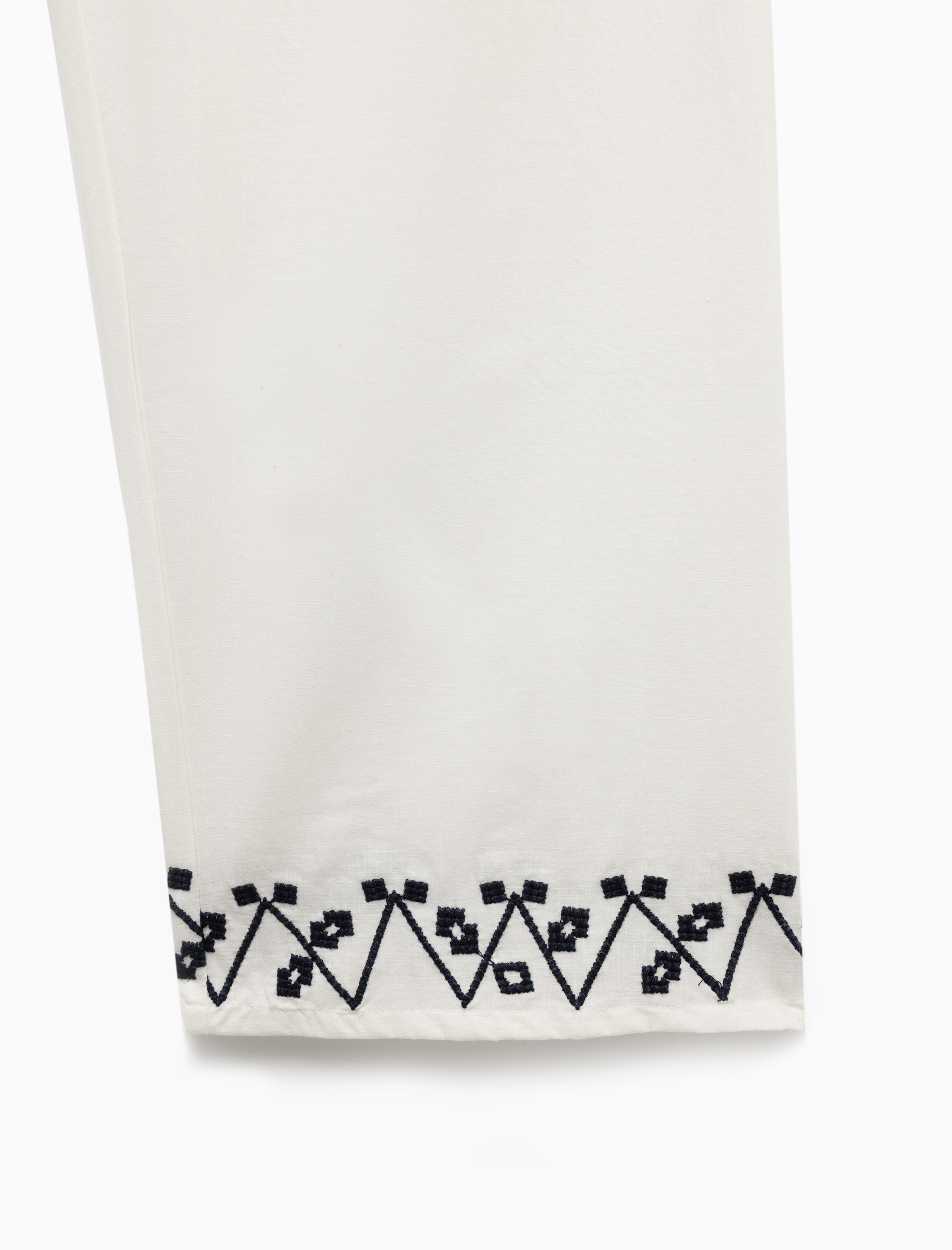   Pamuklu Cepli Düz Paça Nakış Detaylı Yüksek Bel Pantolon