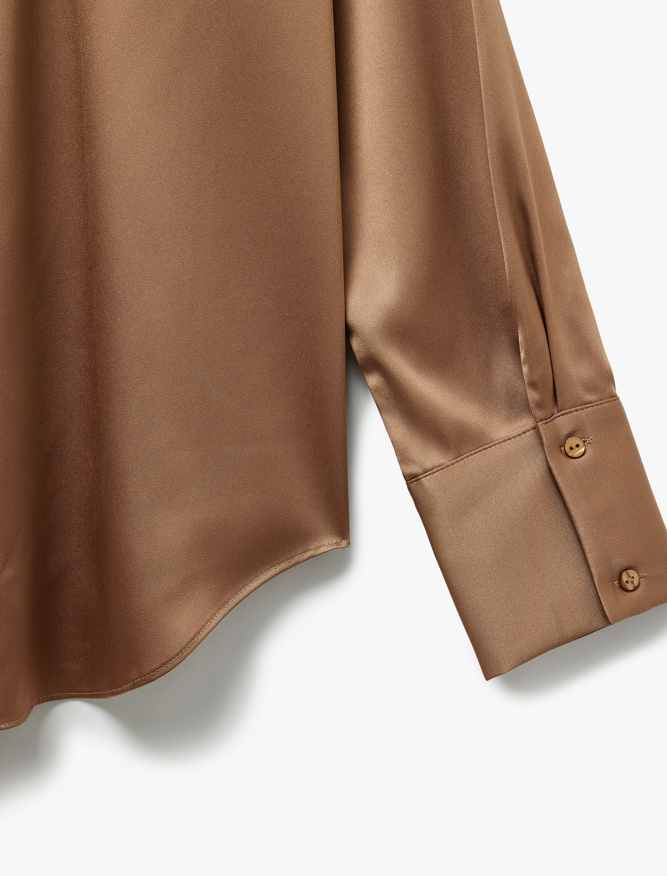   Klasik Yaka Uzun Kollu Düğmeli Saten Gömlek