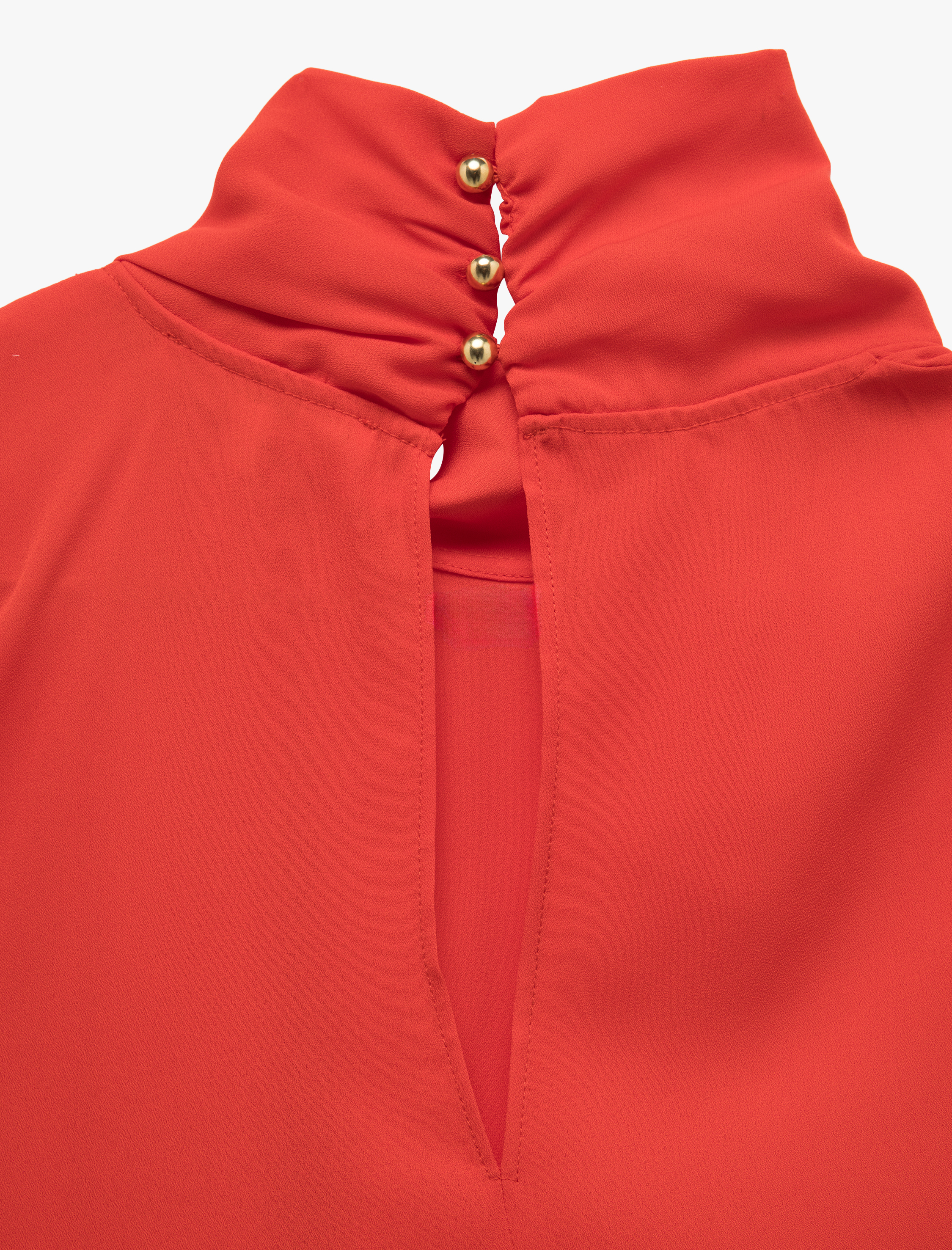 Düğmeli Asimetrik Dik Yaka Kolsuz Krep Bluz