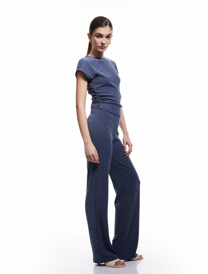  Drape Detaylı Kısa Yarasa Kollu Bisiklet Yaka Slim Fit Dokulu Tişört