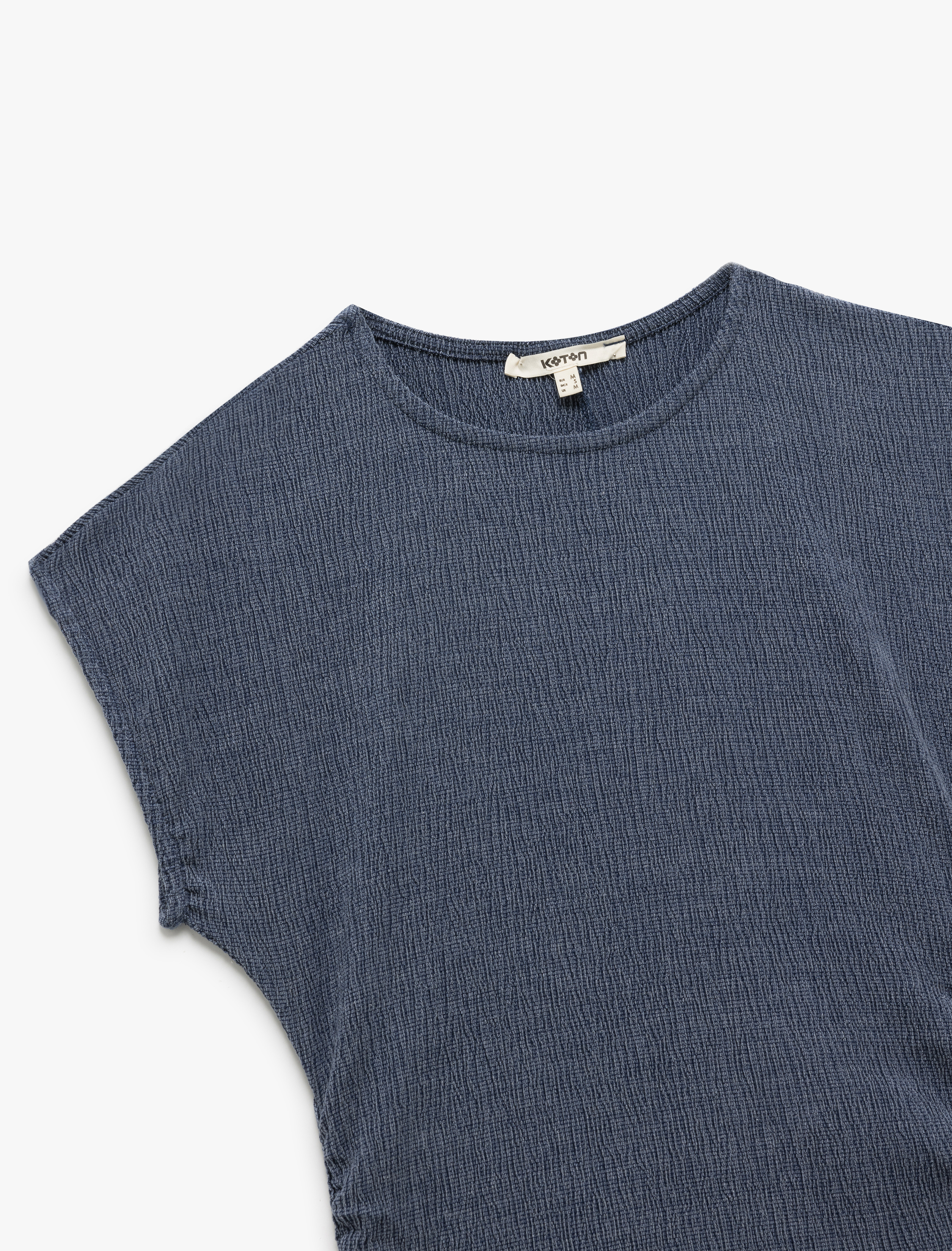   Drape Detaylı Kısa Yarasa Kollu Bisiklet Yaka Slim Fit Dokulu Tişört