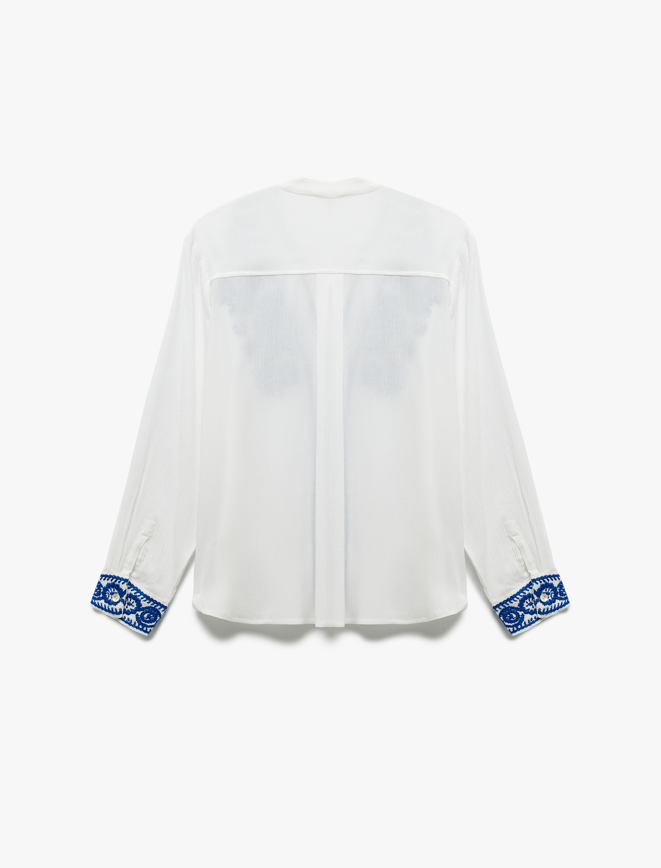   Uzun Kollu Hakim Yaka Viskon Nakış Detaylı Çiçekli Gömlek