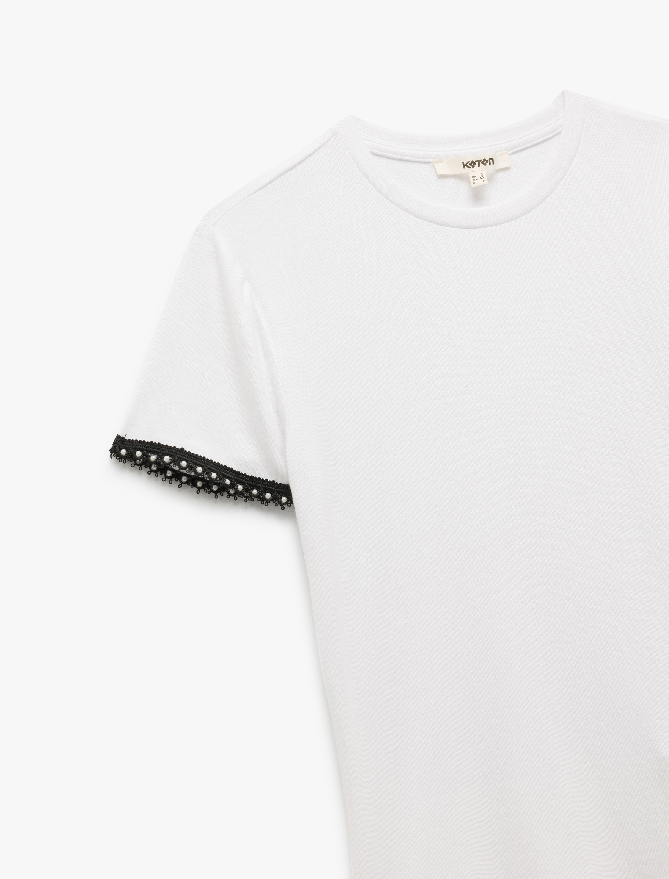   Boncuk Detaylı Kısa Kollu Bisiklet Yaka Viskon Tişört