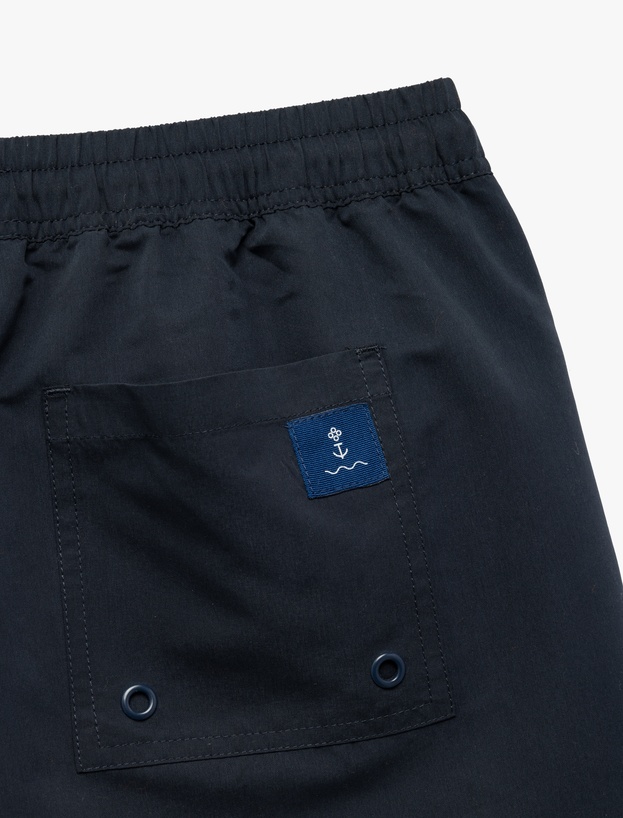 Şerit Detaylı Beli Bağcıklı Oversize Deniz Şortu_7