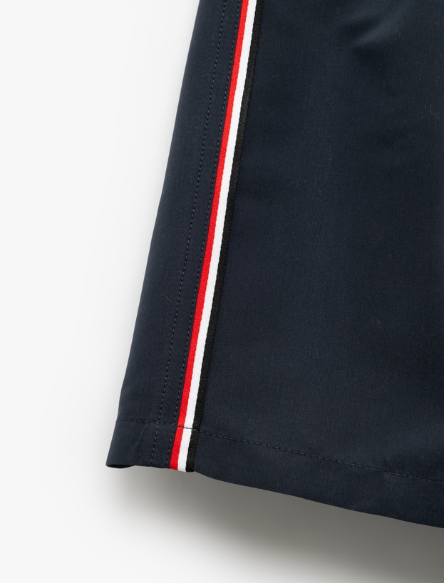 Şerit Detaylı Beli Bağcıklı Oversize Deniz Şortu_6
