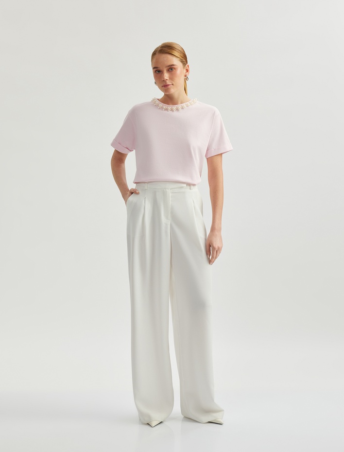  Rahat Kalıp Pamuklu İnci Detaylı Kısa Kollu Bisiklet Yaka Tişört