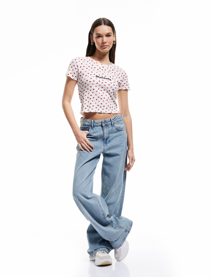  Kısa Kollu Crop Bisiklet Yaka Çilek Baskılı Tişört