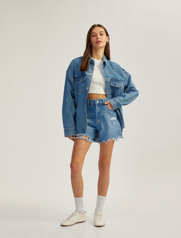 Yıpranmış Püsküllü Düğmeli Denim Şort_1