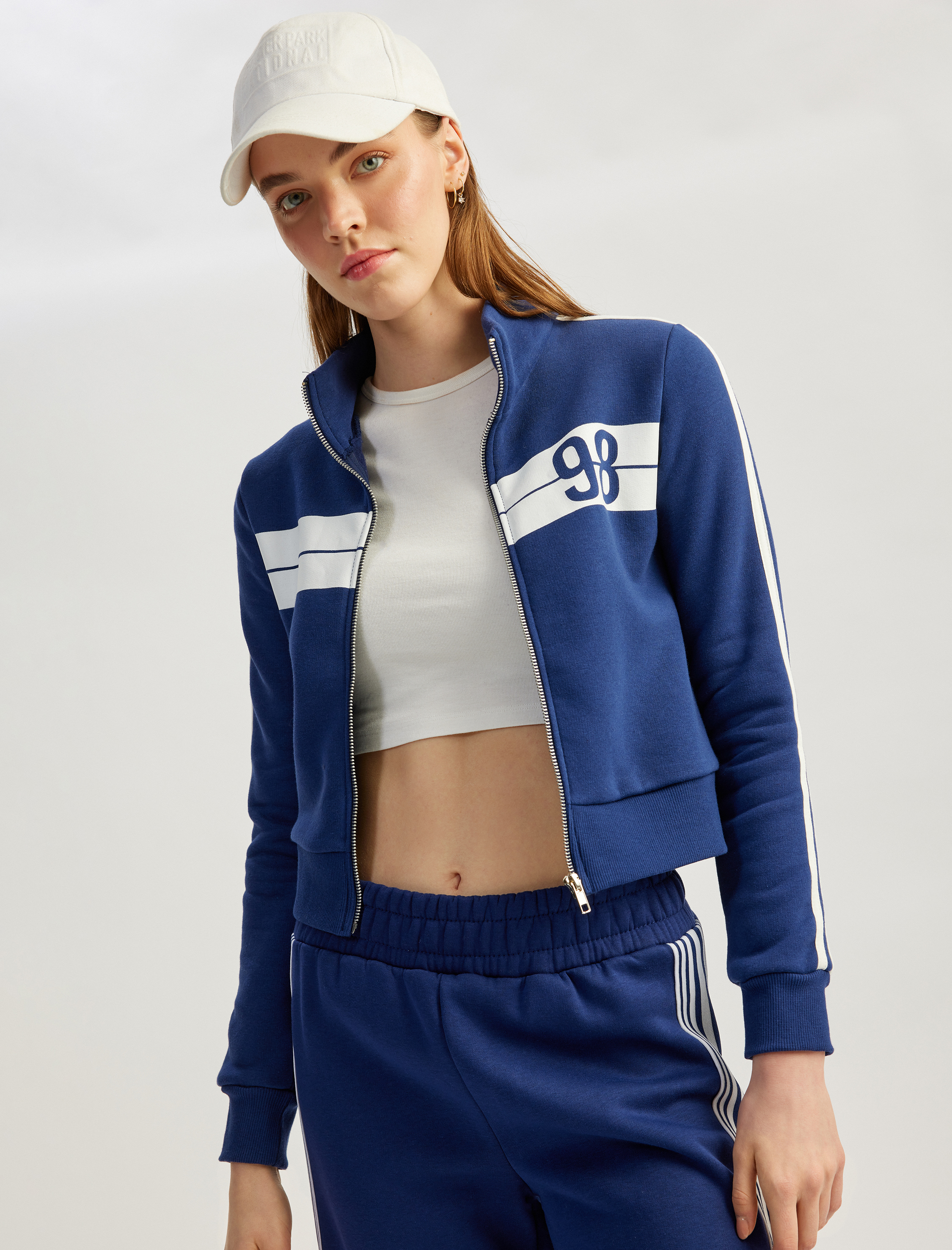   Şardonlu Kolej Baskılı Uzun Kollu Fermuarlı Crop Sweatshirt