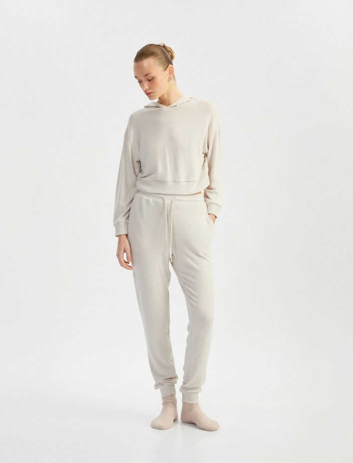  Yumuşak Dokulu Uzun Kollu Kapüşonlu Pijama Üstü